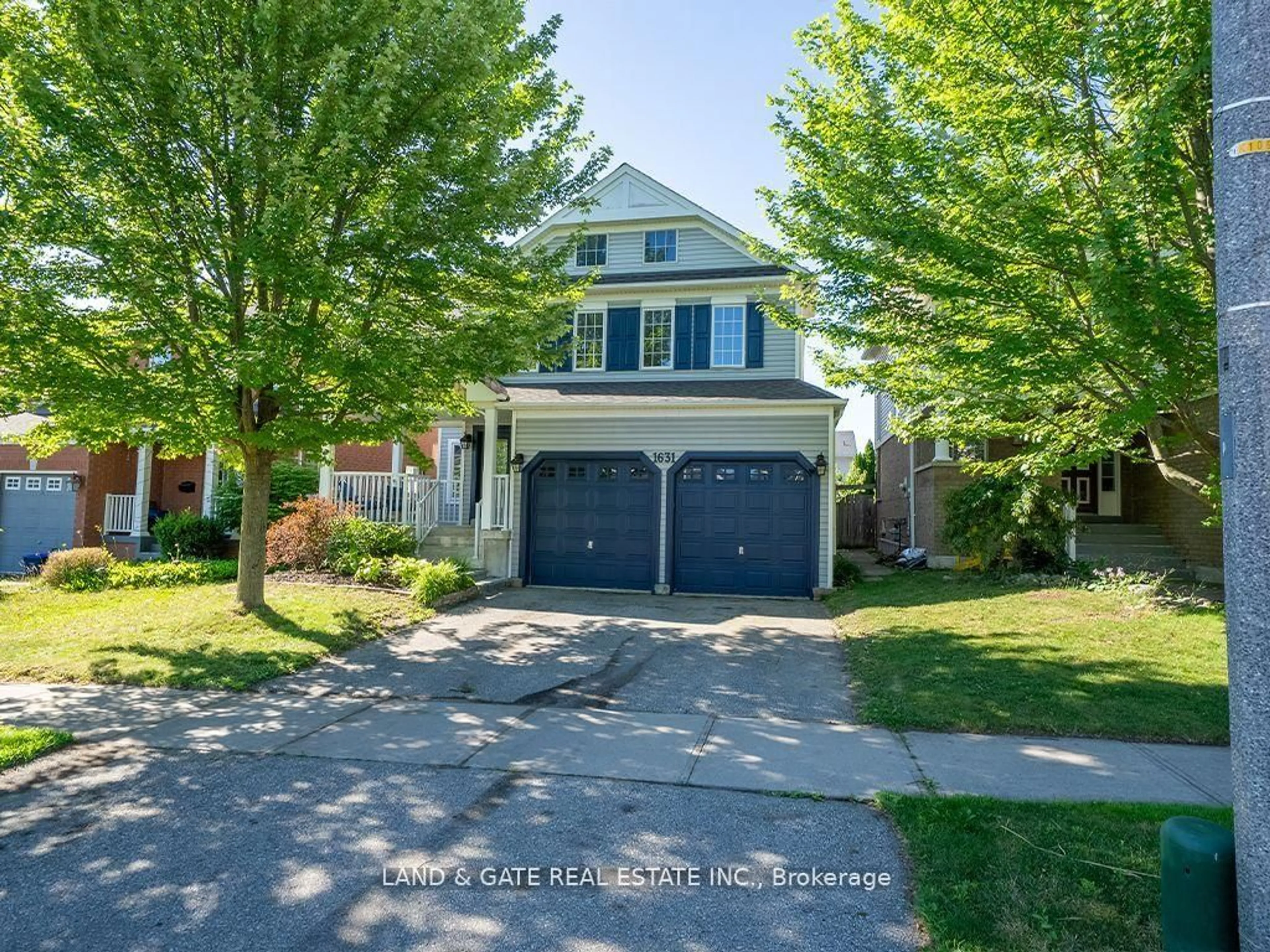 Home with vinyl exterior material, street for 1631 Coldstream Dr, Oshawa Ontario L1K 3B5