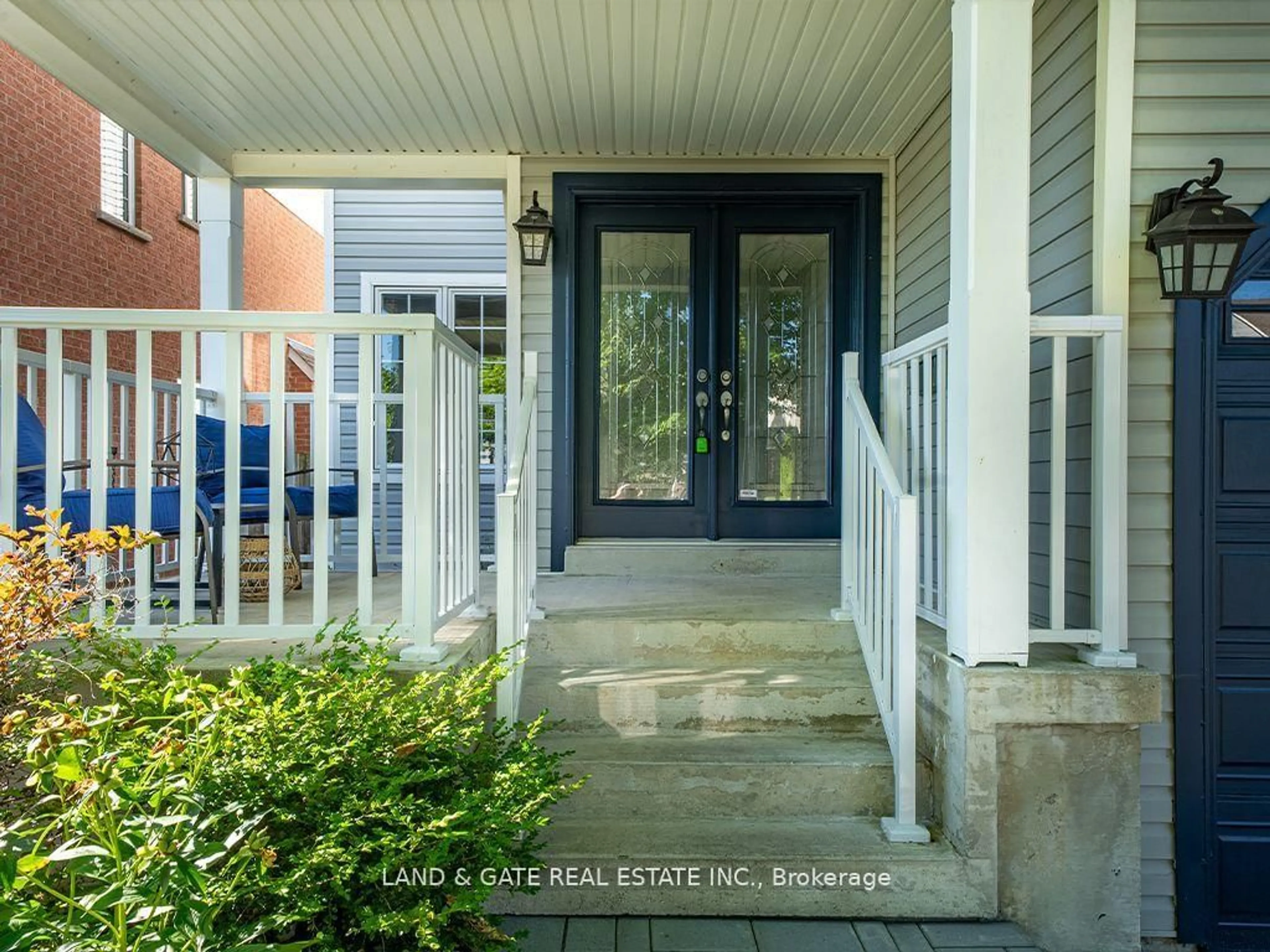 Indoor entryway for 1631 Coldstream Dr, Oshawa Ontario L1K 3B5