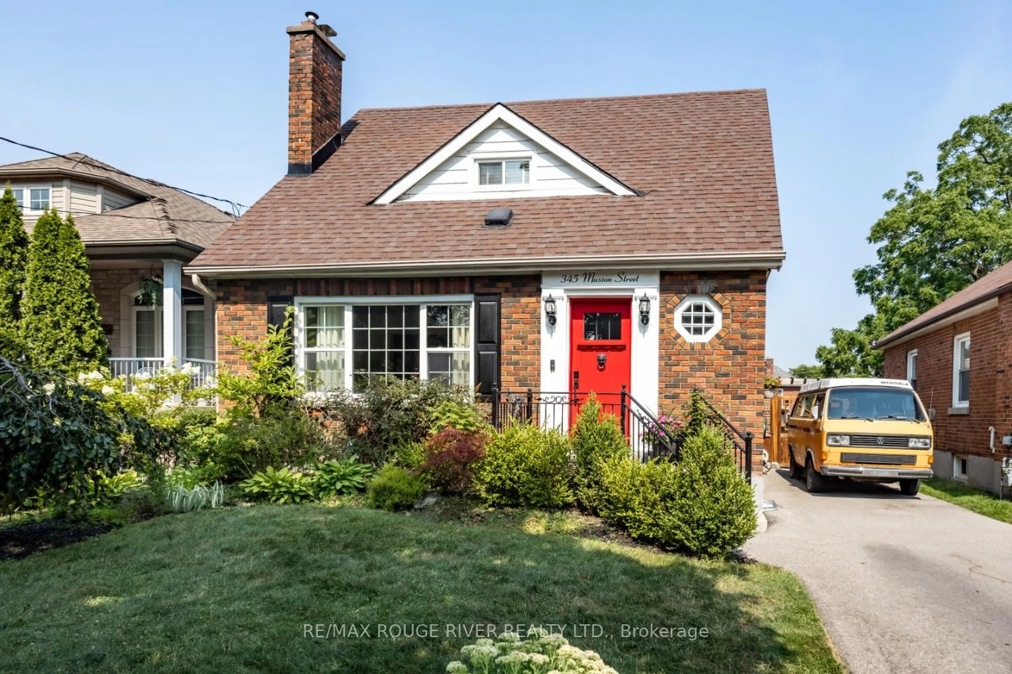 Home with brick exterior material, street for 345 Masson St, Oshawa Ontario L1G 4Z5
