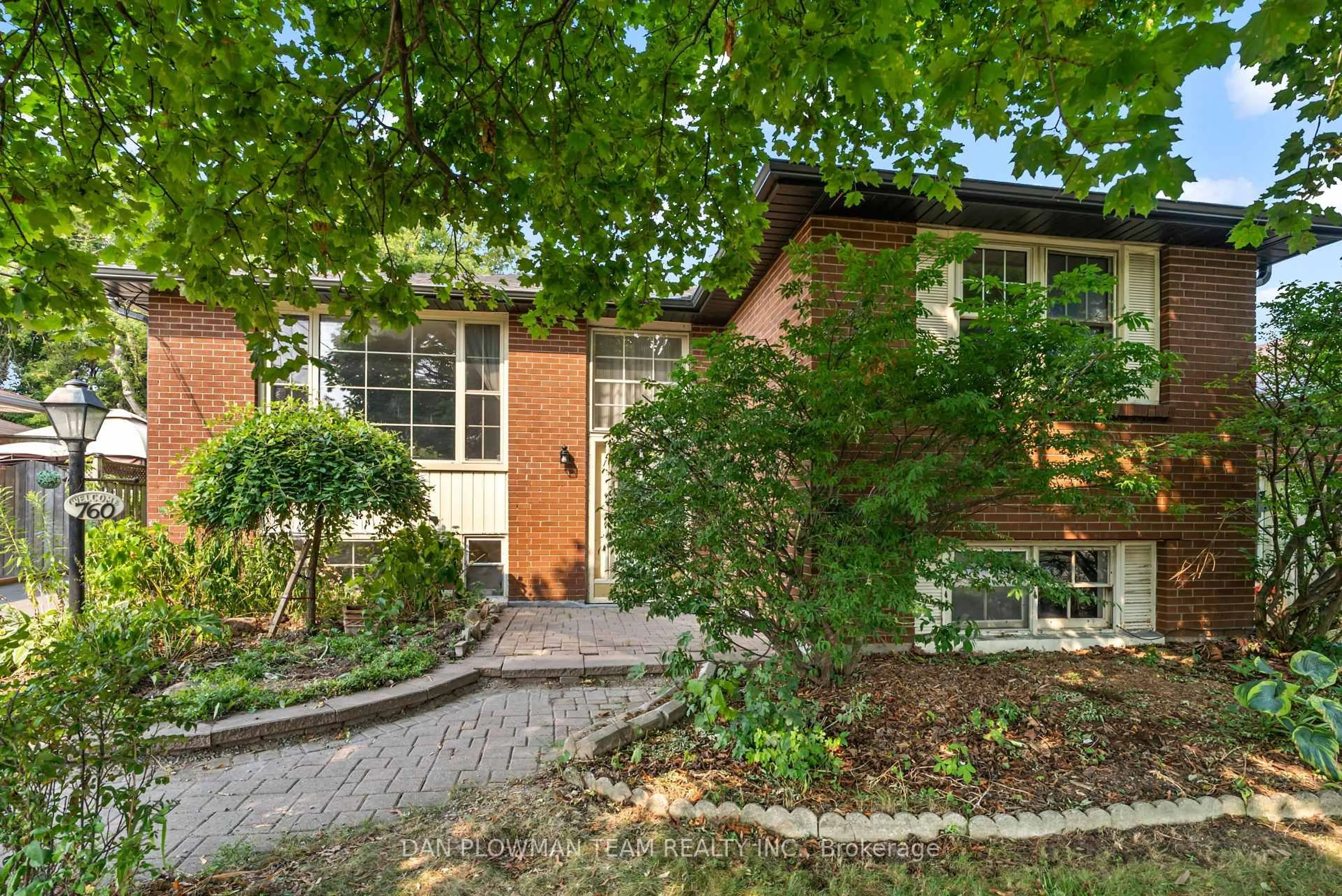 Home with brick exterior material, street for 760 Hillcrest Rd, Pickering Ontario L1W 2P4