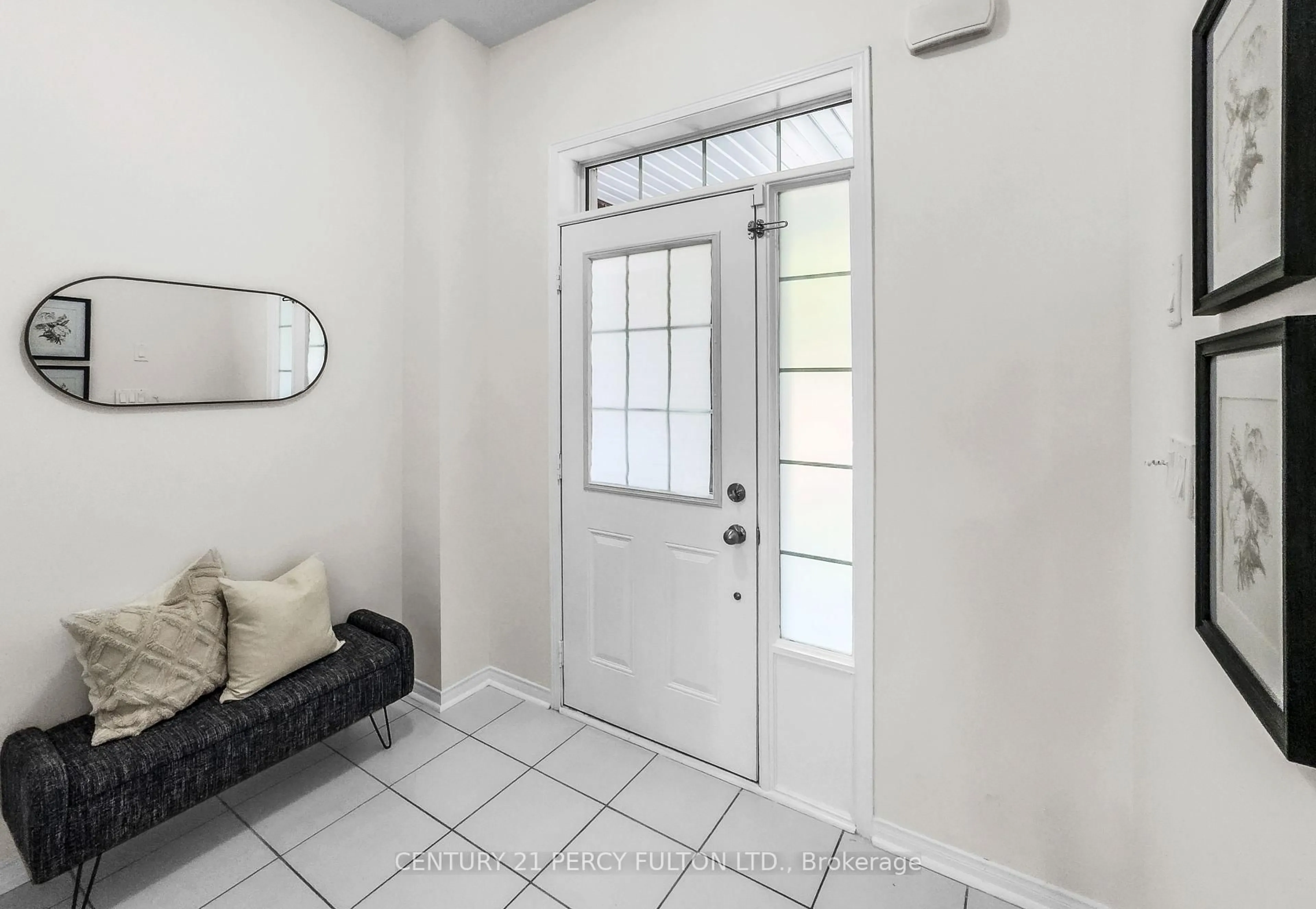 Indoor entryway for 49 Rimrock Cres, Whitby Ontario L1N 0E5
