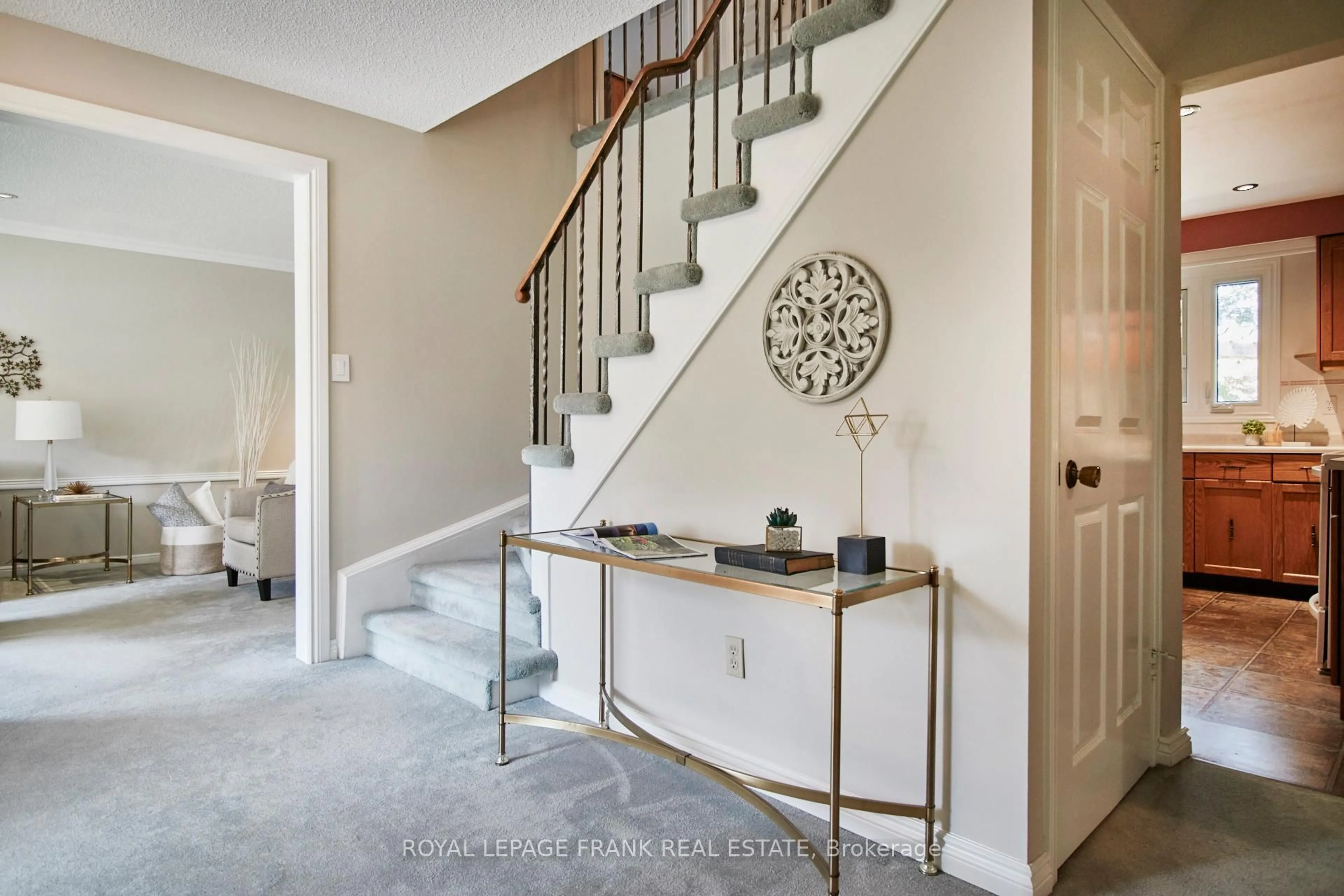 Indoor entryway for 317 Prince Of Wales Dr, Whitby Ontario L1N 6P2