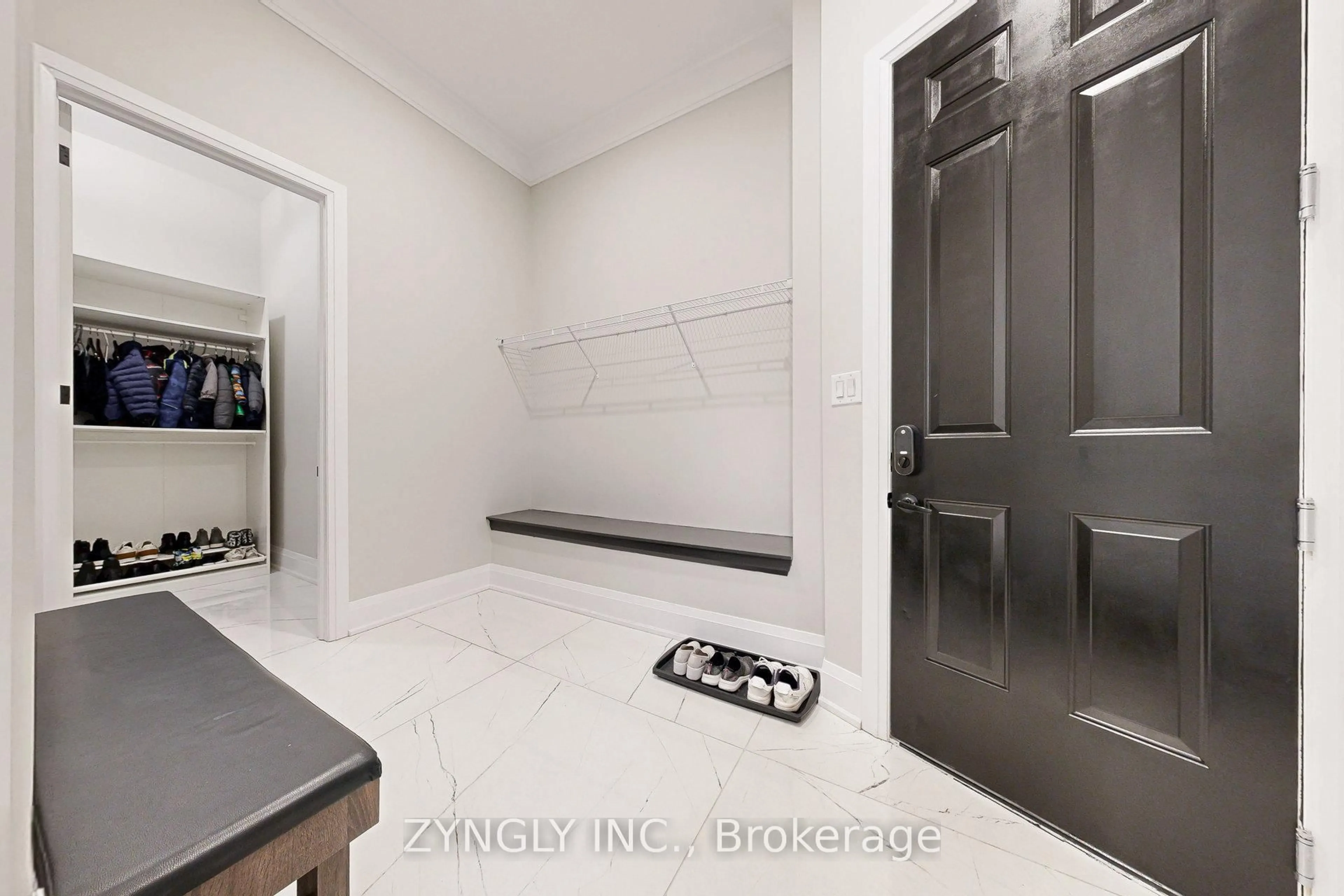 Indoor entryway for 1785 Spartan Crt, Pickering Ontario L1V 7G6