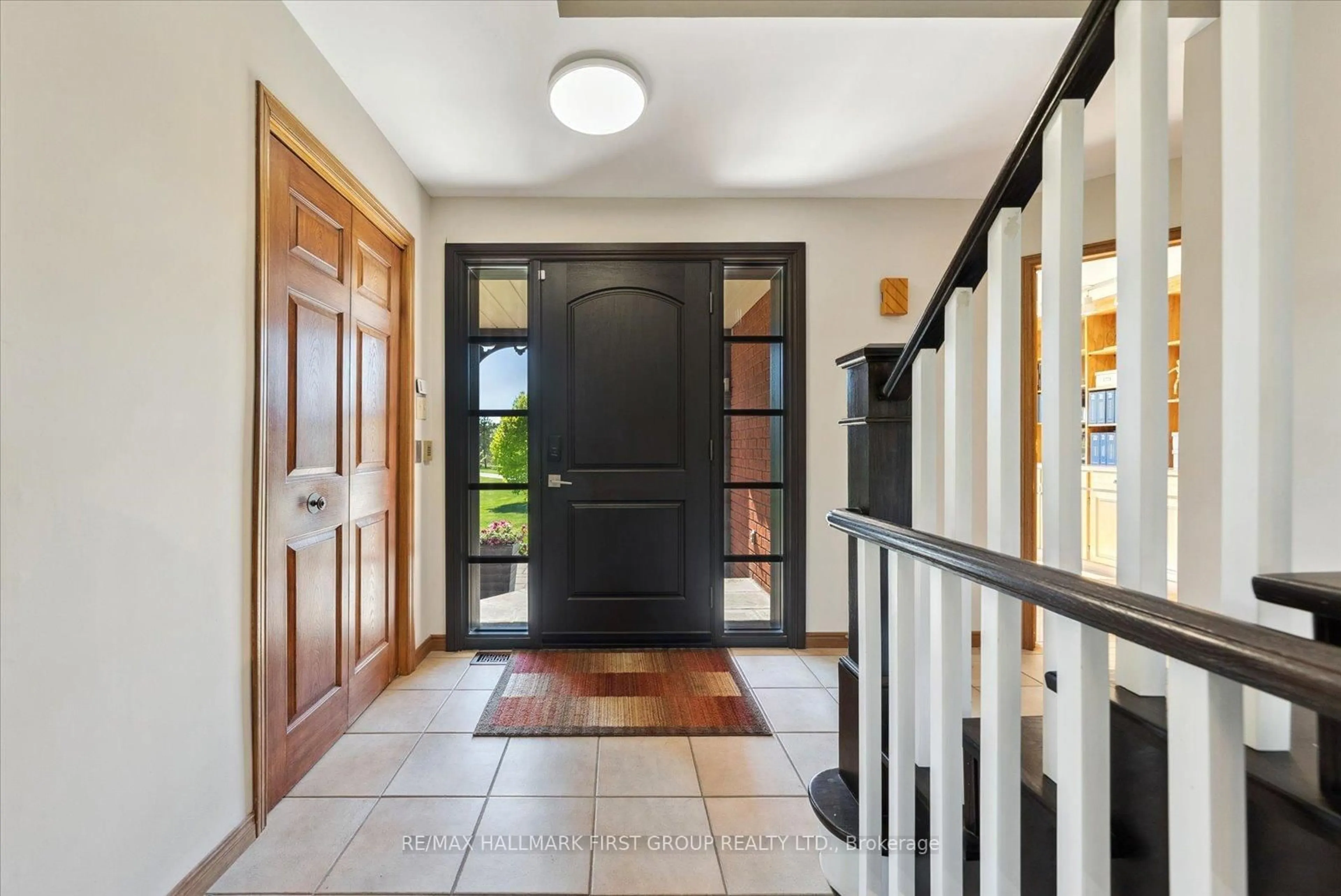 Indoor entryway for 4655 Sideline 6, Pickering Ontario L1Y 1A2