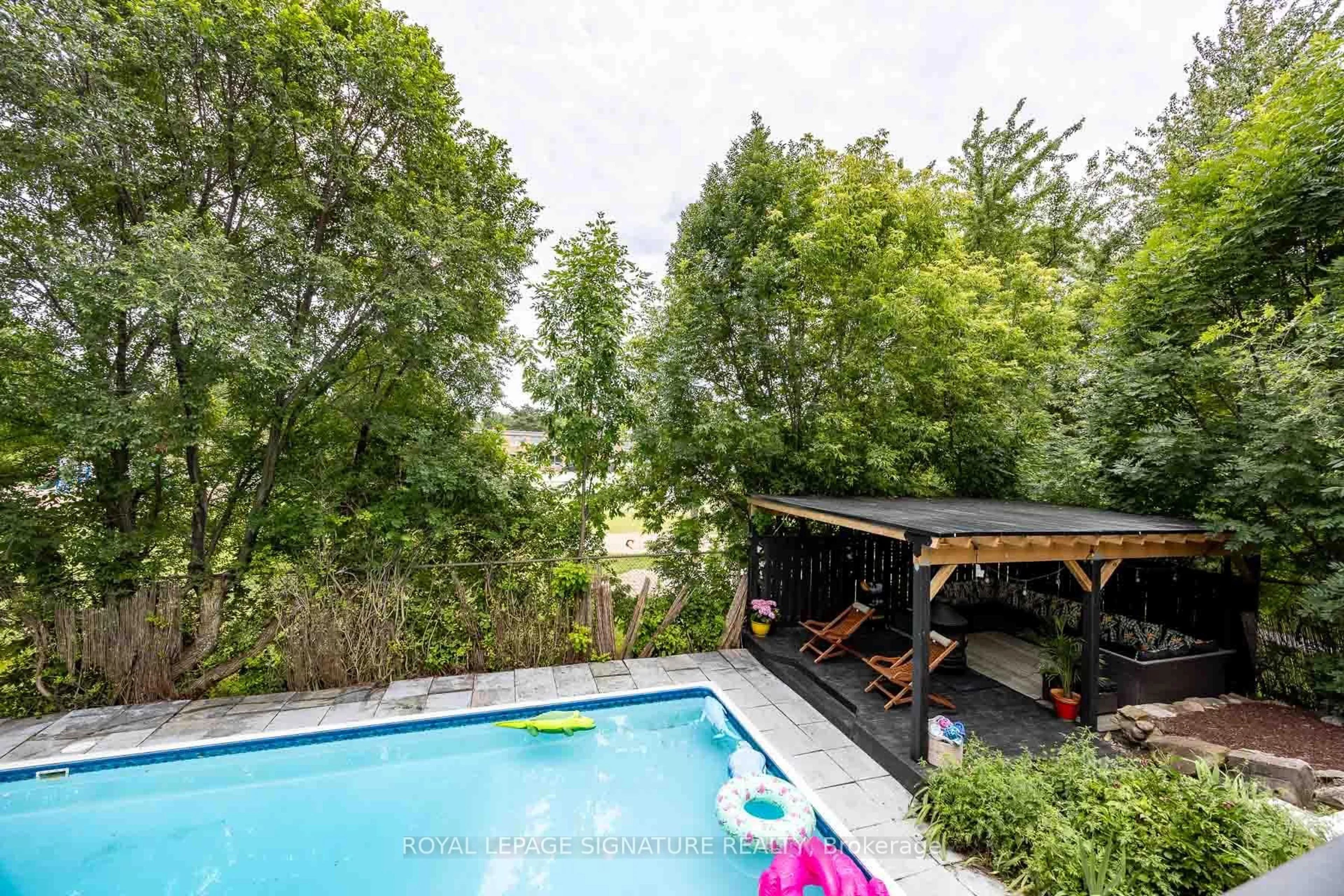 Pool for 105 Catalina Dr, Toronto Ontario M1M 1K7