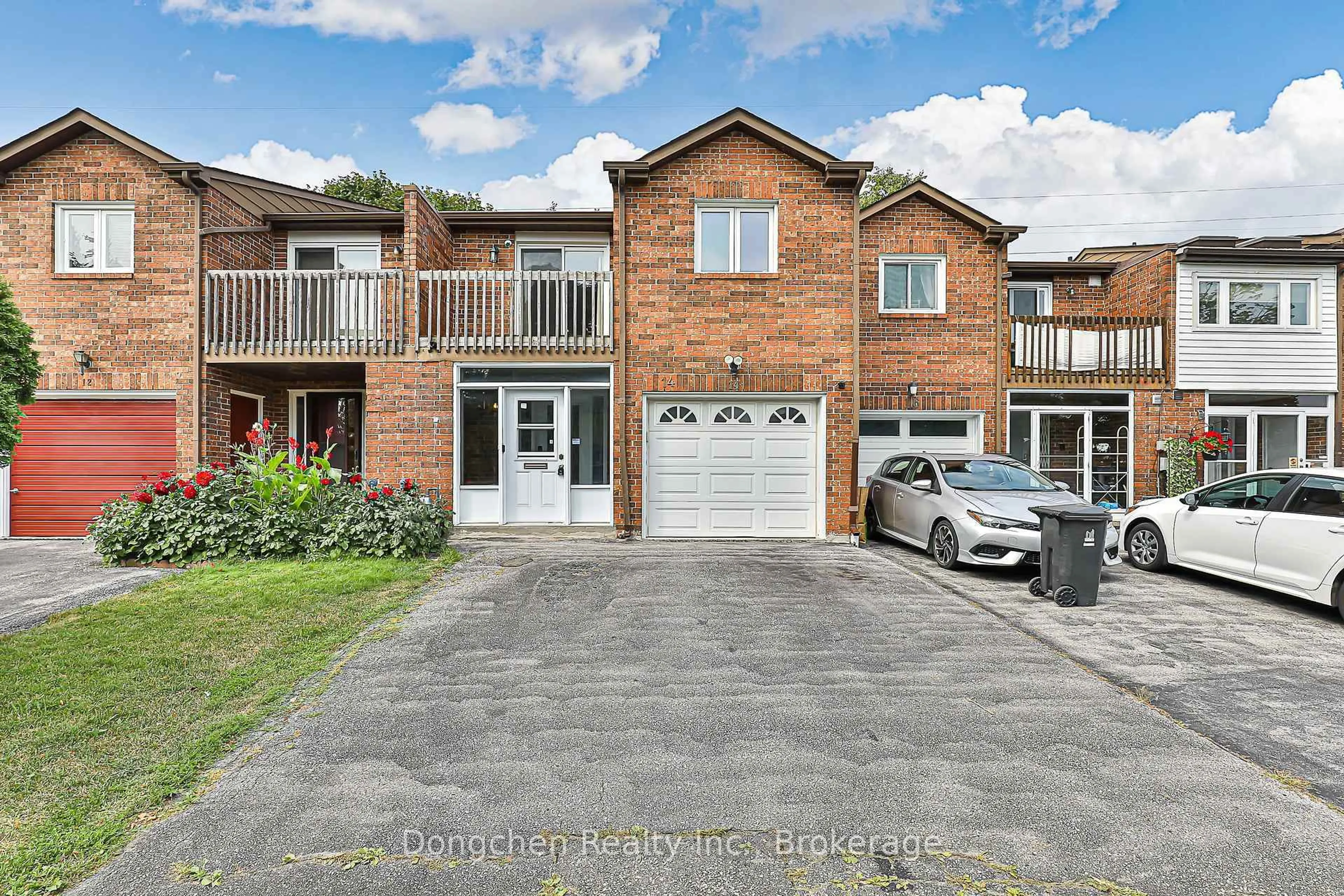 A pic from outside/outdoor area/front of a property/back of a property/a pic from drone, street for 14 Carl Cres, Toronto Ontario M1W 3R2