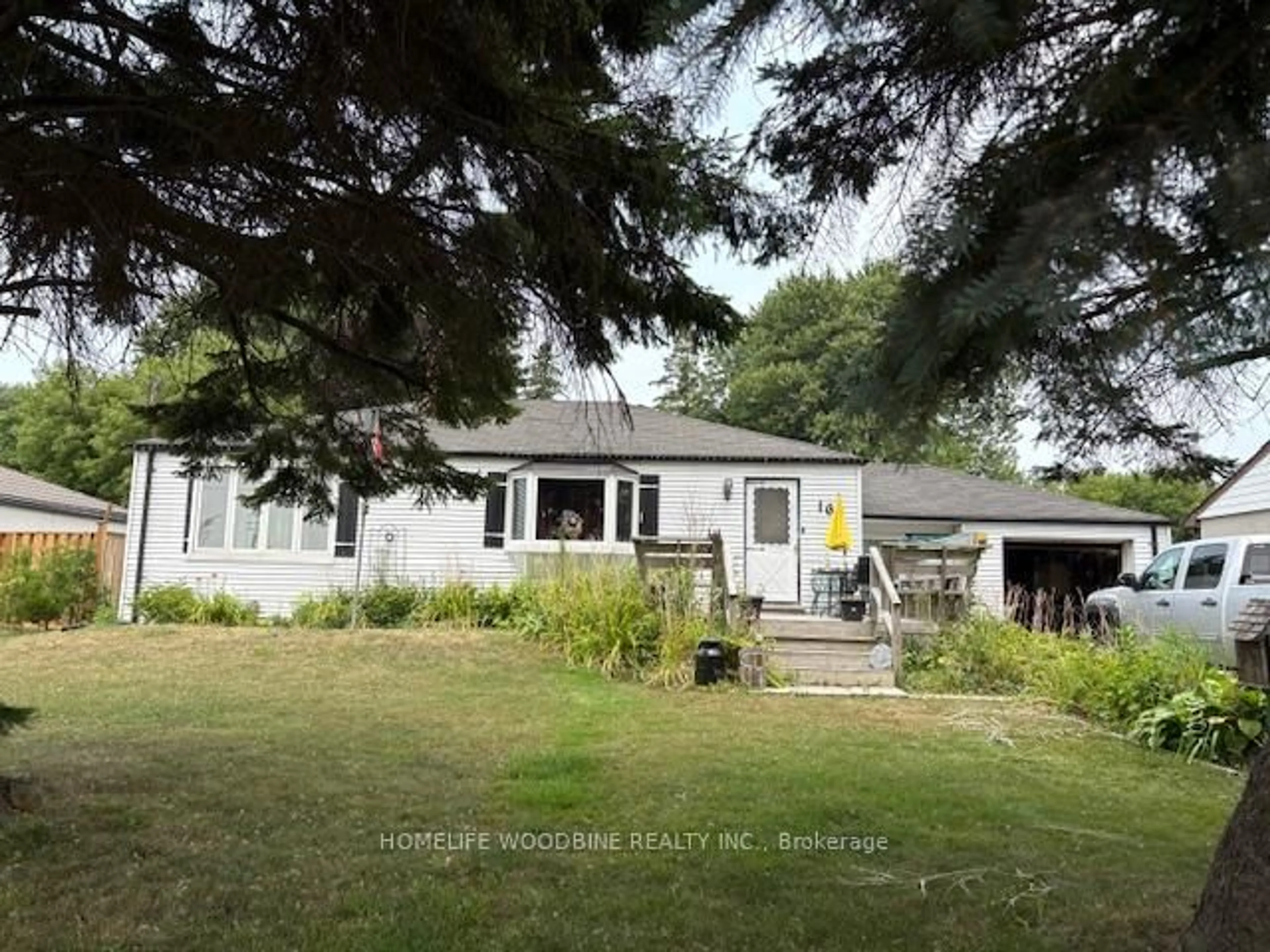 A pic from outside/outdoor area/front of a property/back of a property/a pic from drone, unknown for 16 Almond Ave, Whitby Ontario L1P 1K5