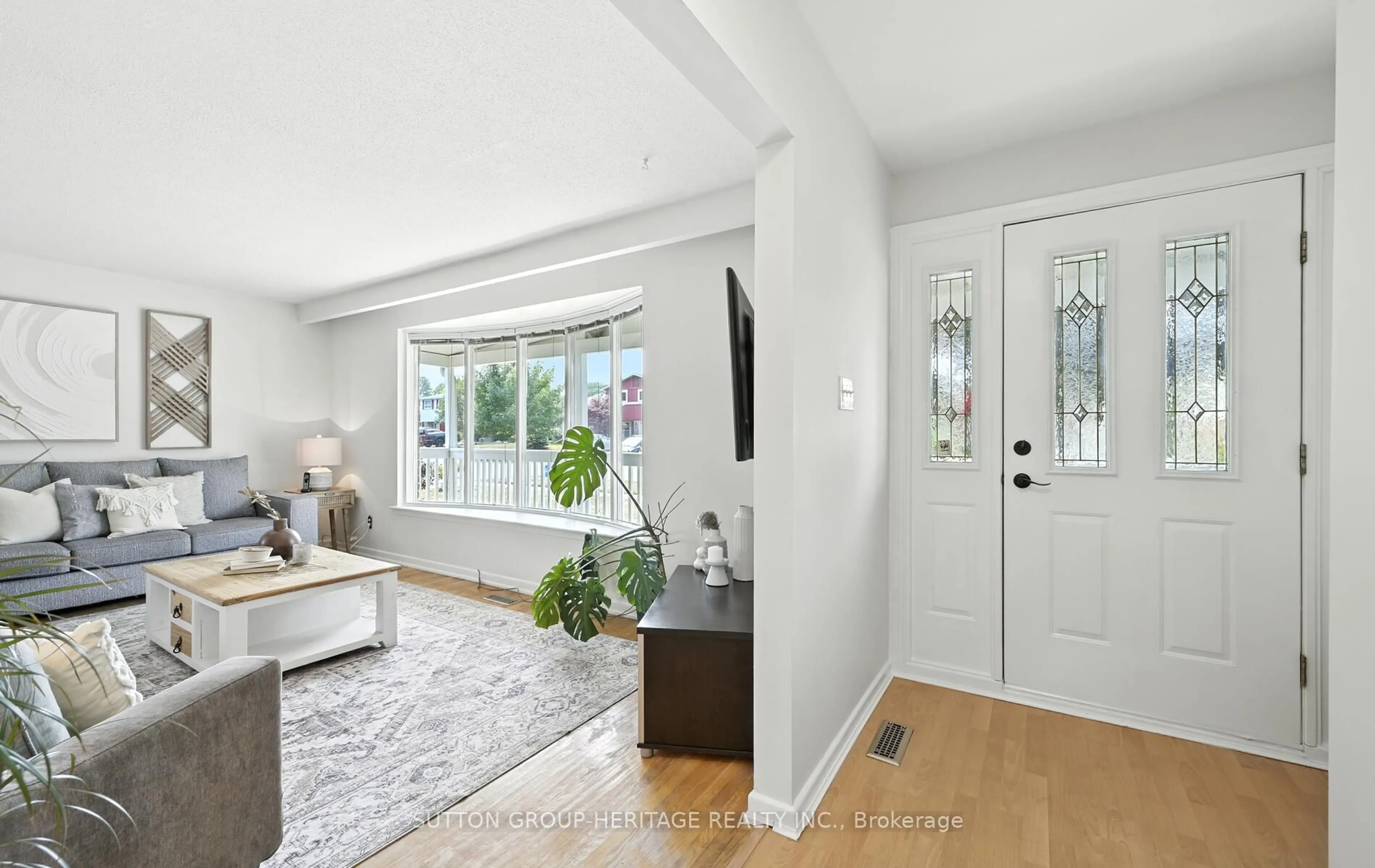 Indoor entryway for 86 Gregory Rd, Ajax Ontario L1S 3B4