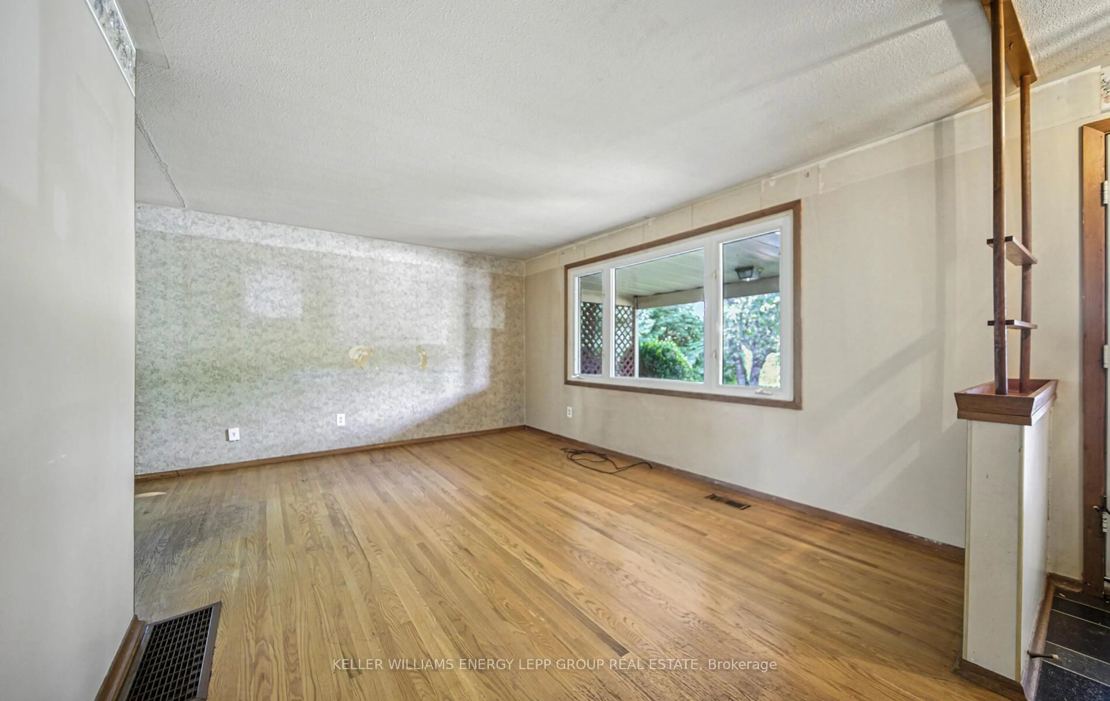 A pic of a room for 95 Orchard Heights Dr, Clarington Ontario L1B 1J7