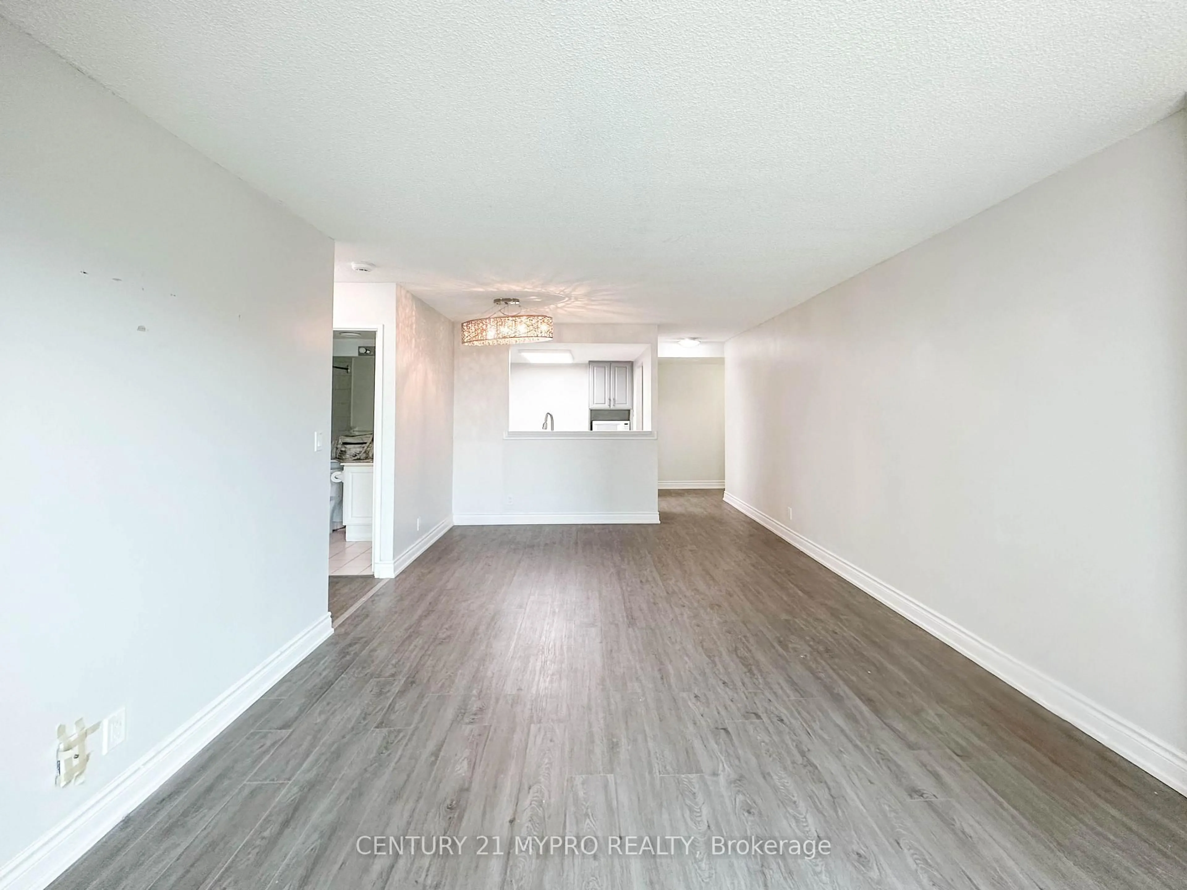 A pic of a room for 8 Lee Centre Dr #913, Toronto Ontario M1H 3H8