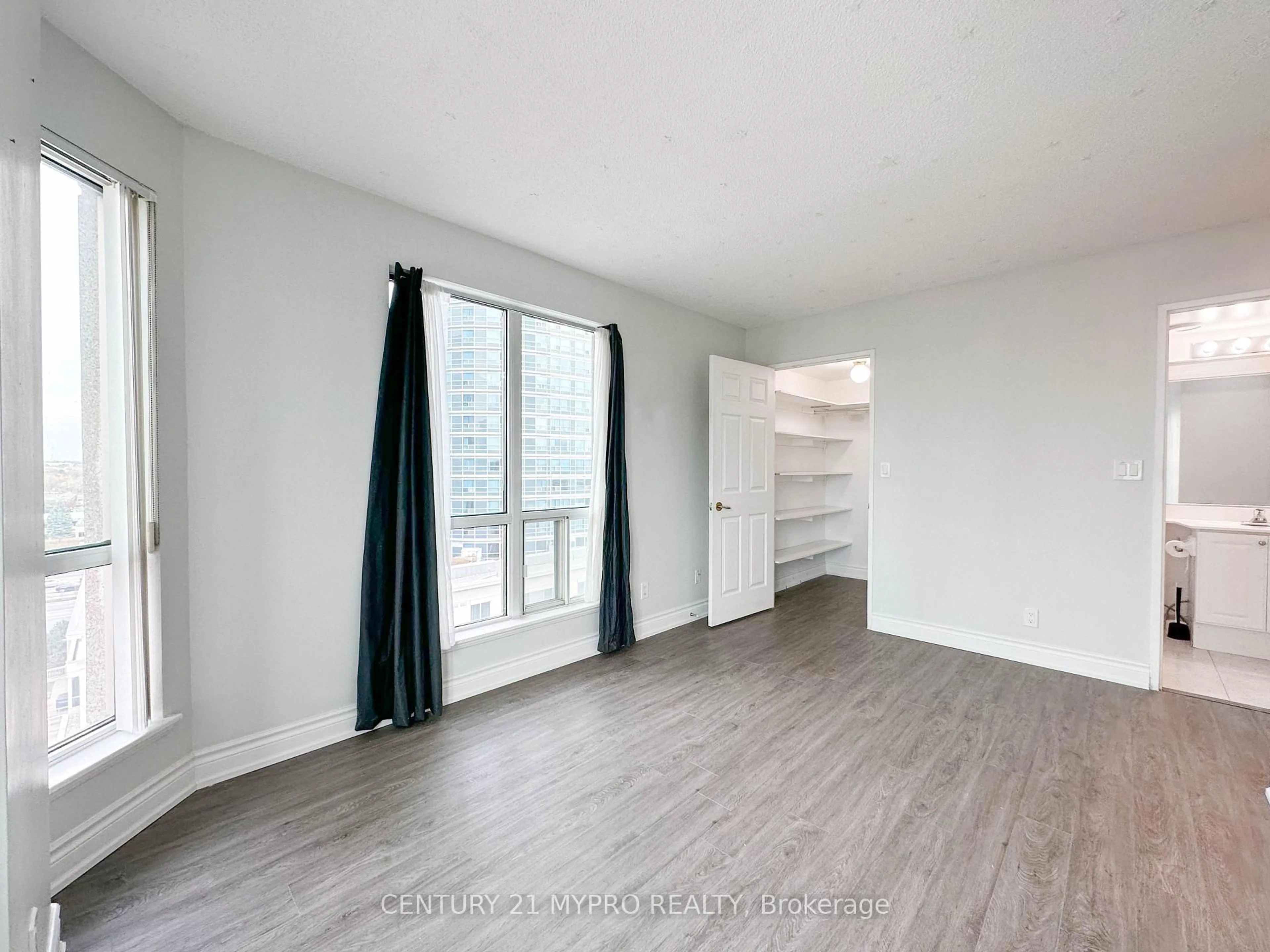 A pic of a room for 8 Lee Centre Dr #913, Toronto Ontario M1H 3H8