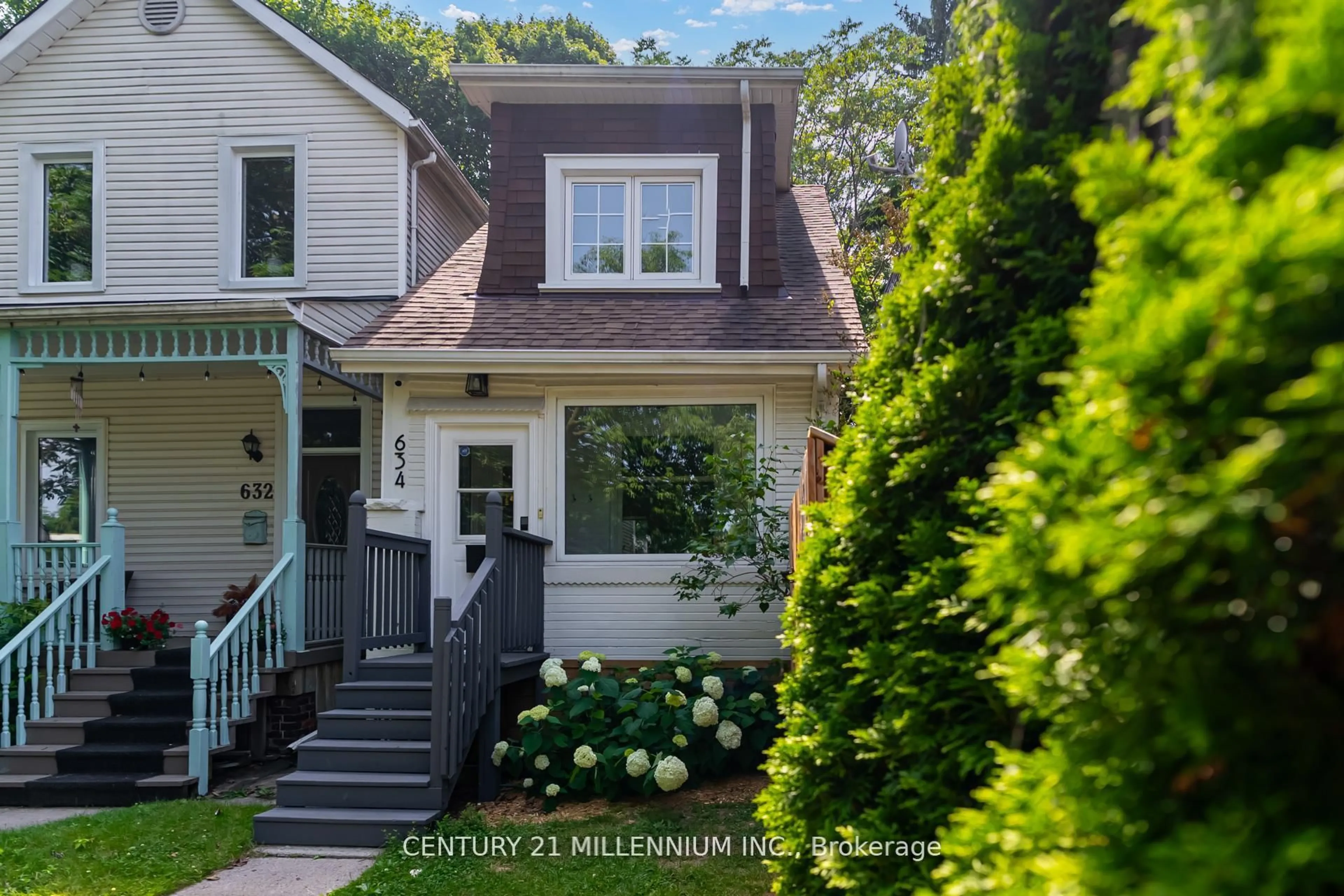Unknown for 634 Woodbine Ave, Toronto Ontario M4E 2J1