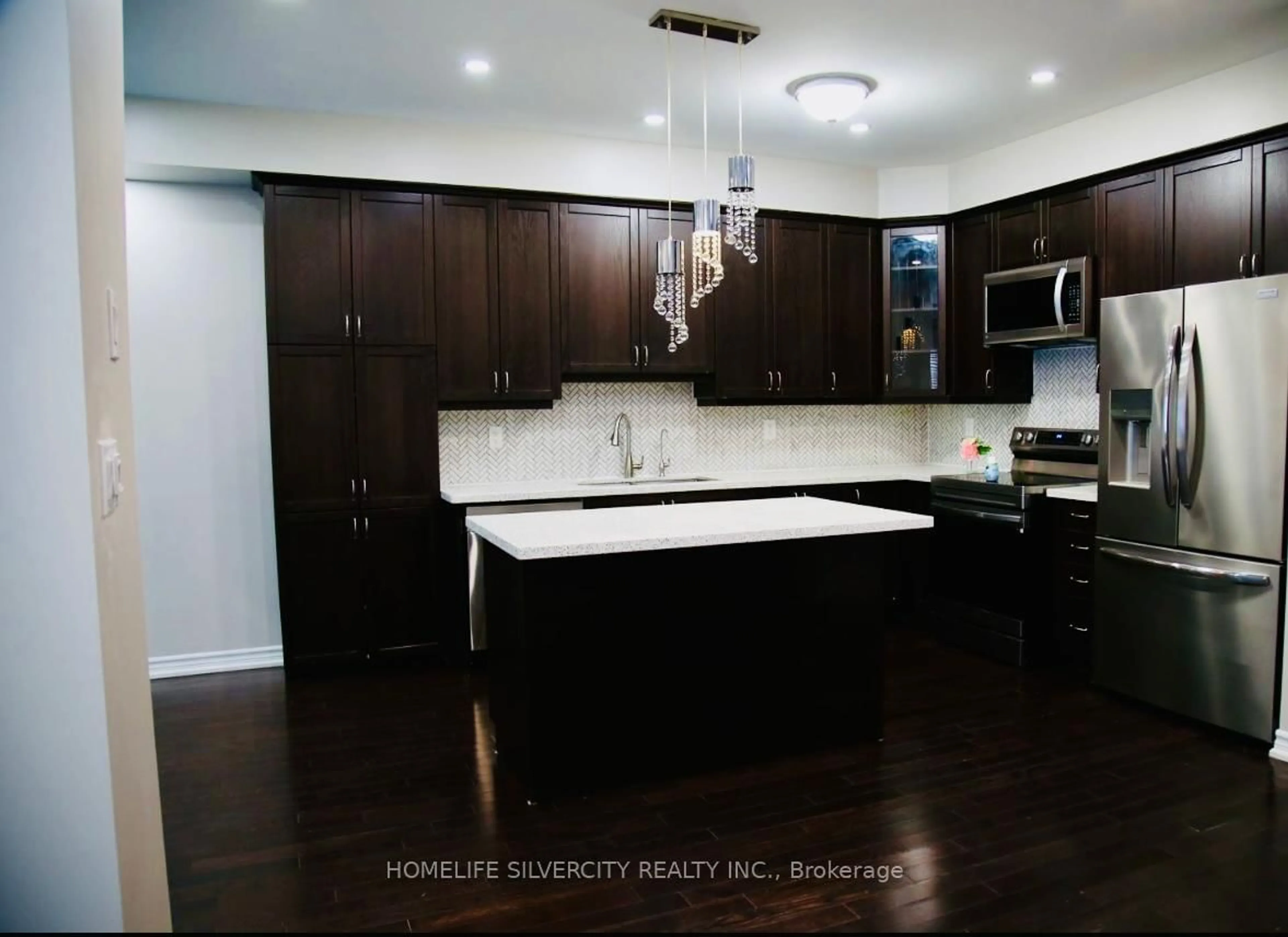 Contemporary kitchen, unknown for 13 Sandgate St, Whitby Ontario L1R 0L3