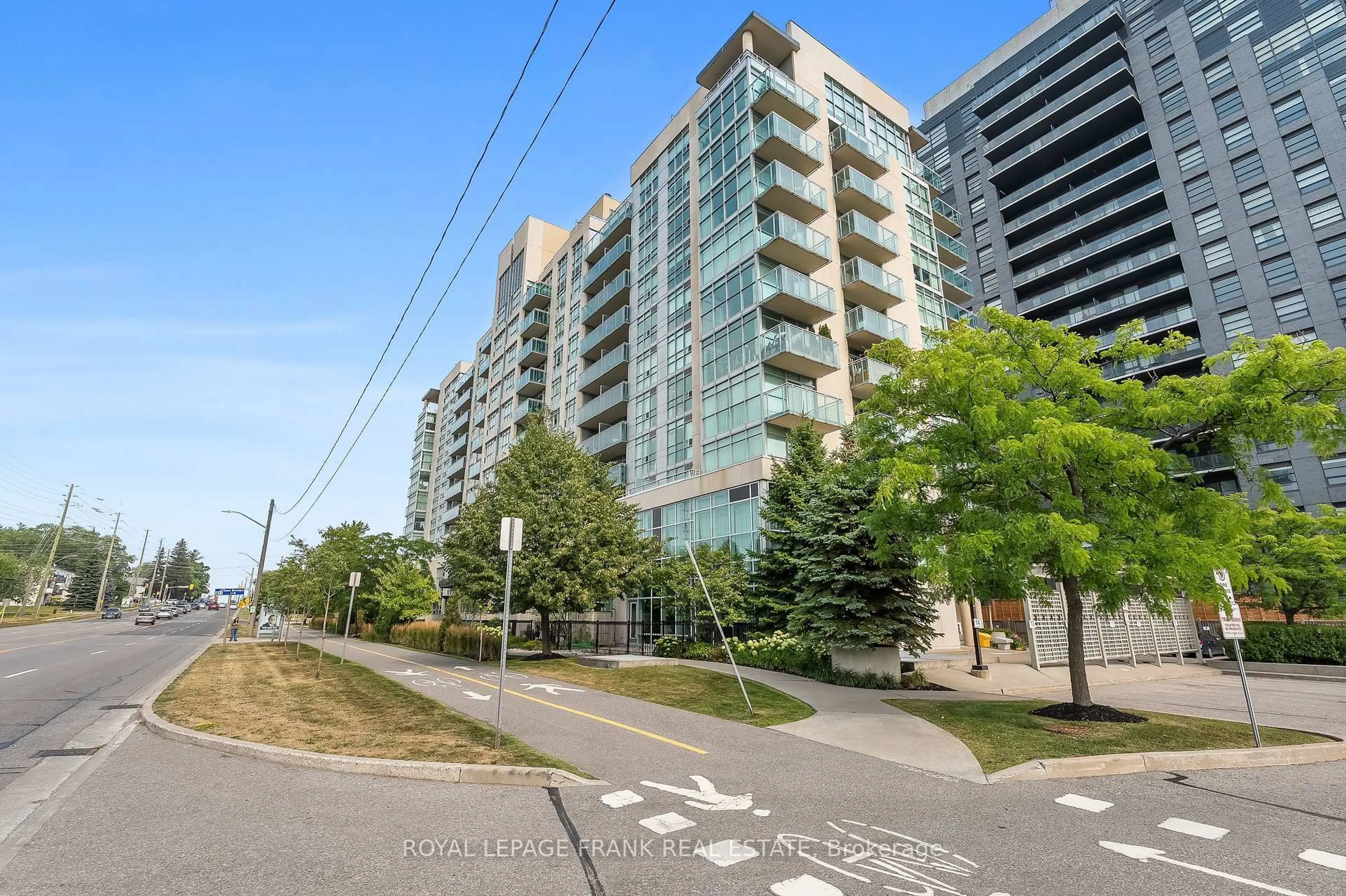 Patio, street for 1600 Charles St #705, Whitby Ontario L1N 1B8