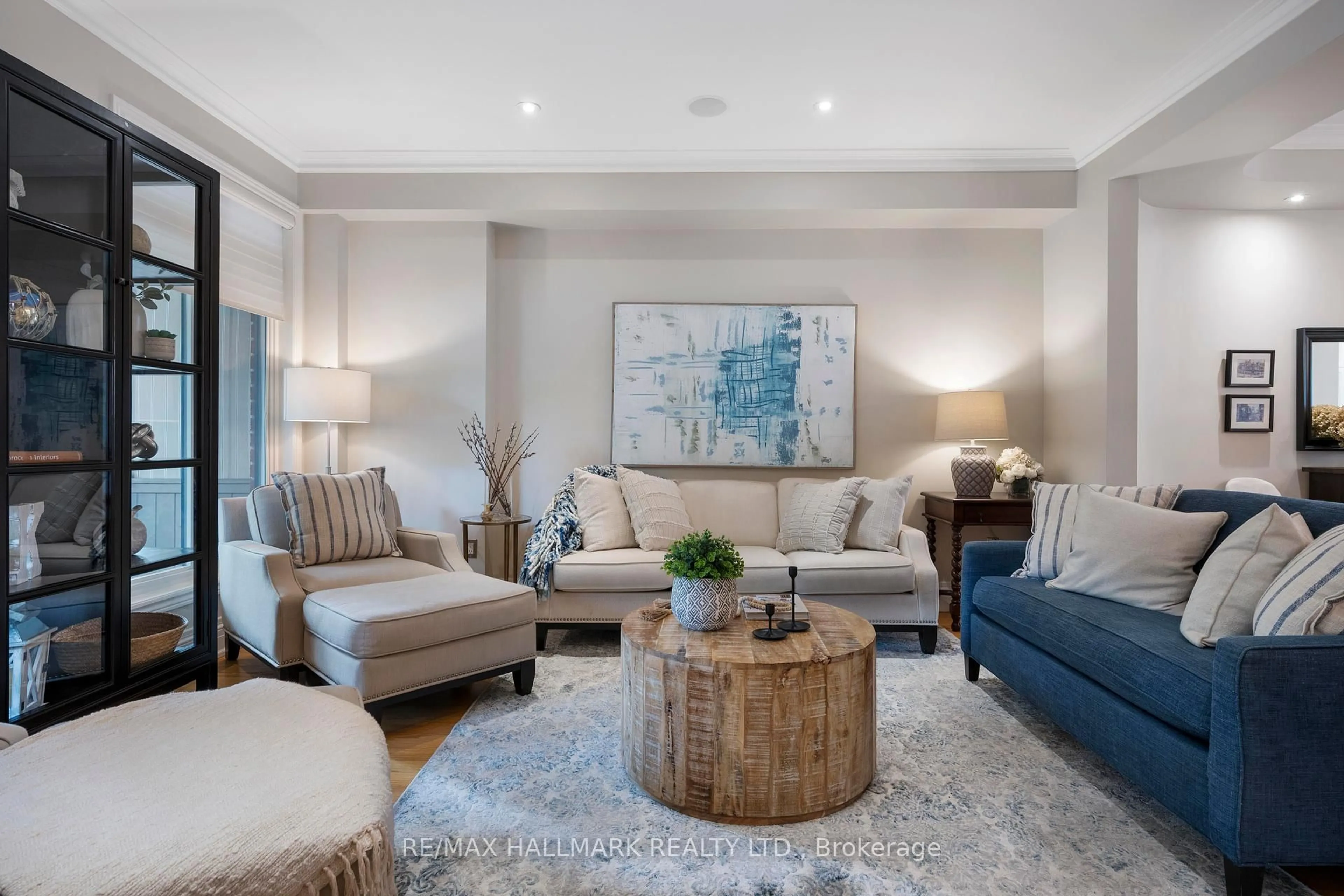 Living room with furniture, unknown for 26 Winners Circ, Toronto Ontario M4L 3Z7