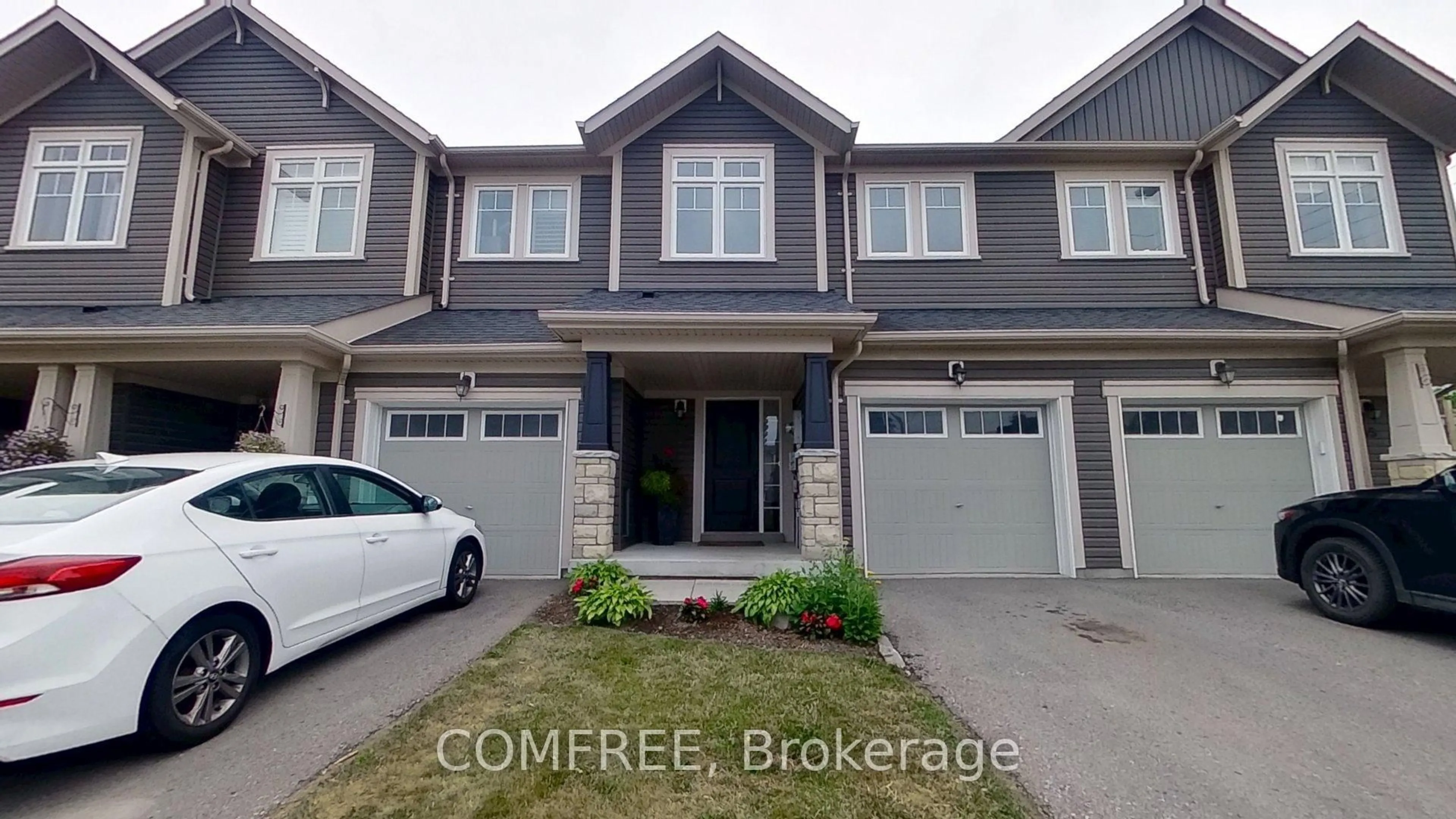A pic from outside/outdoor area/front of a property/back of a property/a pic from drone, street for 47 Nearco Cres, Oshawa Ontario L1L 0J4