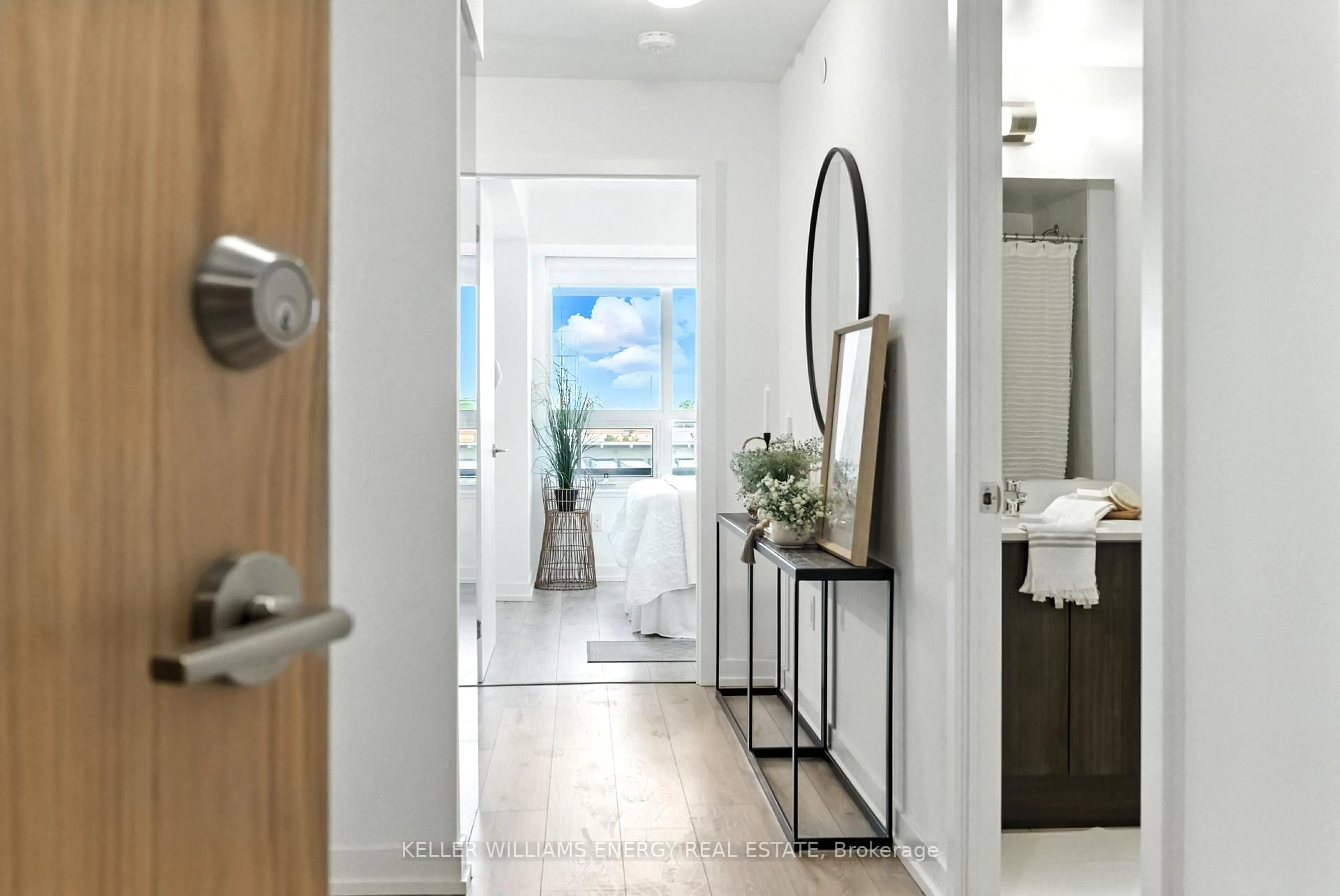 Indoor entryway for 1455 Celebration Dr #416, Pickering Ontario L1W 0C3