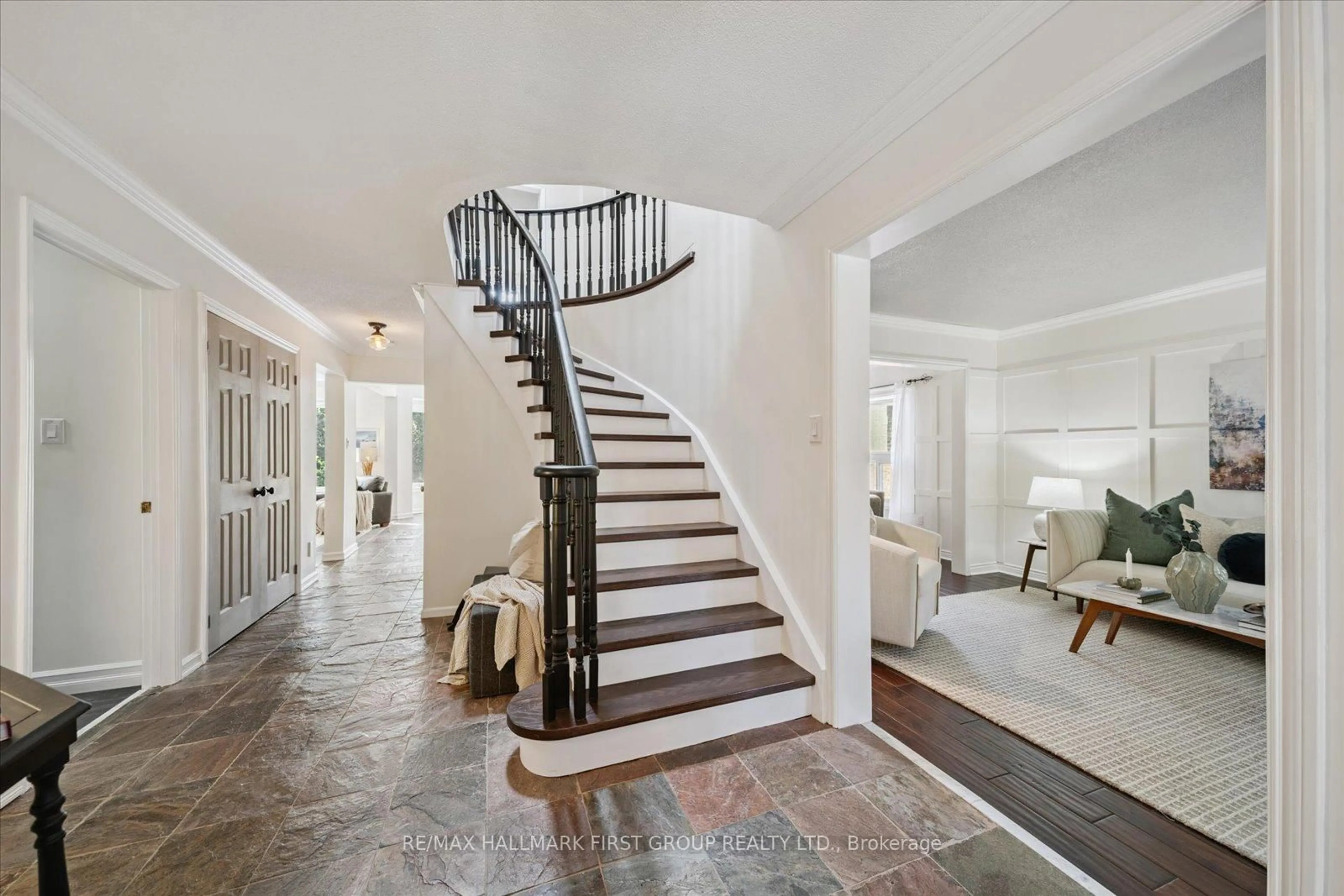 Unknown for 40 Spiers Cres, Ajax Ontario L1S 6Y4