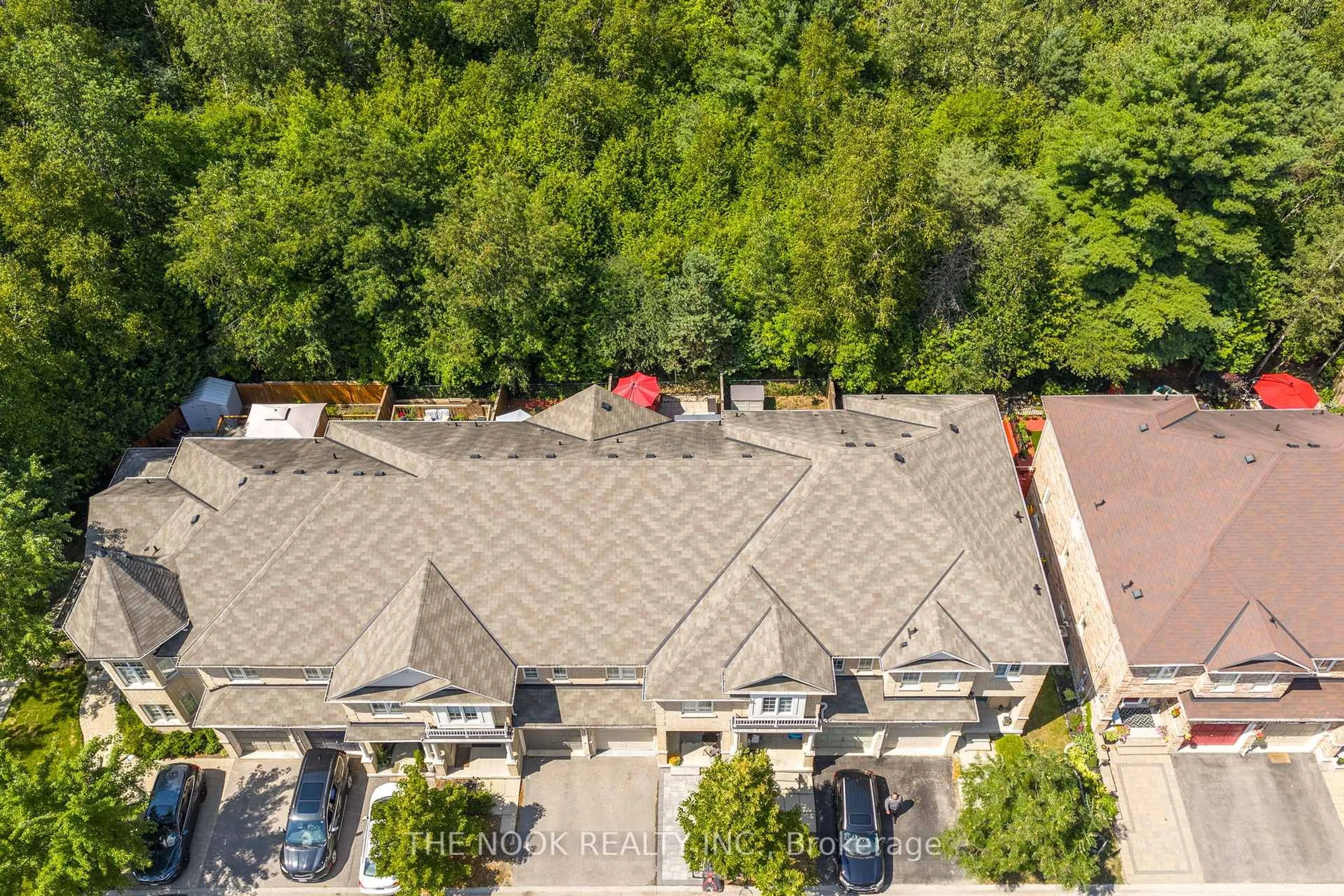A pic from outside/outdoor area/front of a property/back of a property/a pic from drone, street for 10 Edison Way, Whitby Ontario L1R 0M3