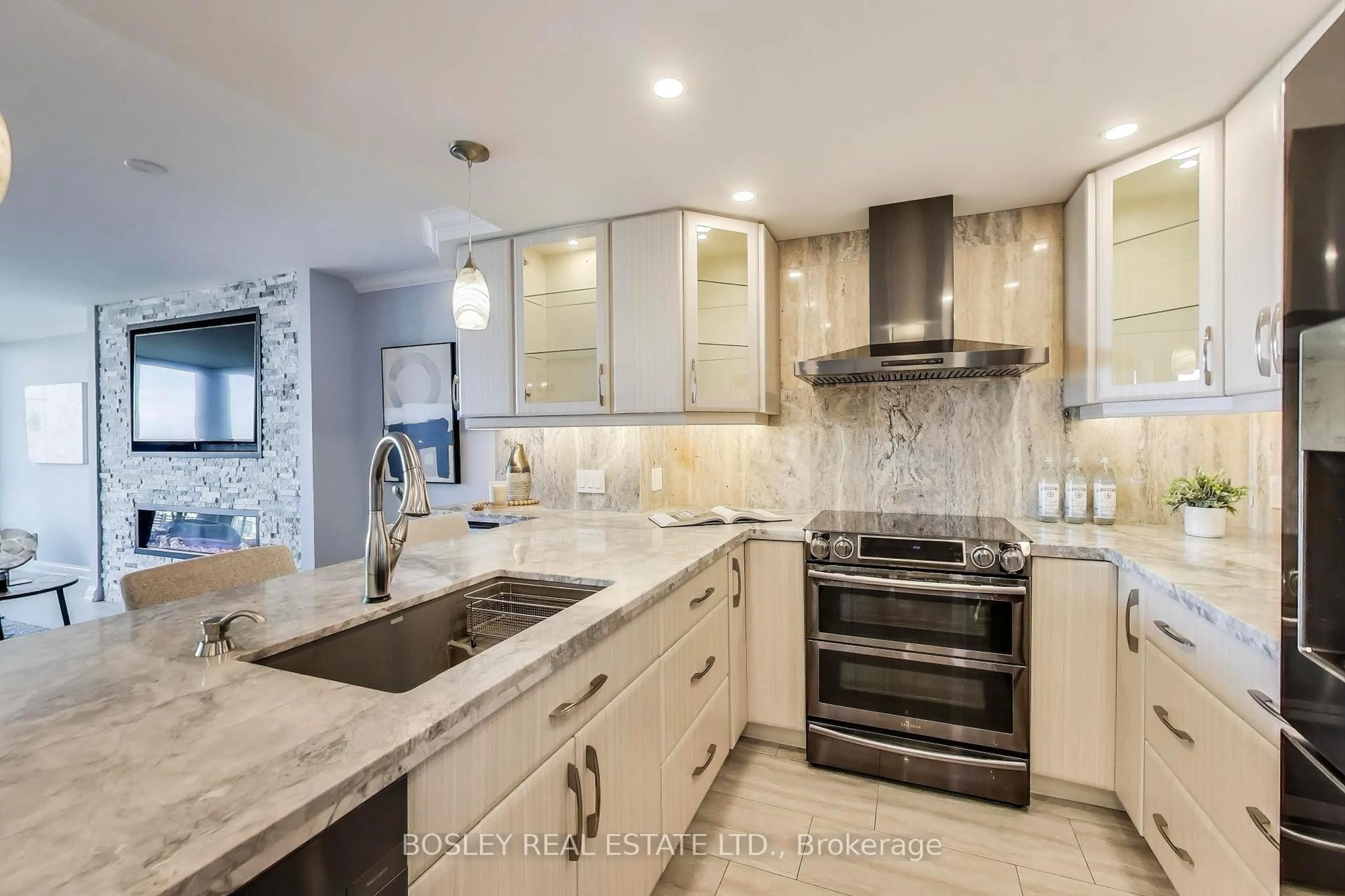 Contemporary kitchen, ceramic/tile floor for 1880 Valley Farm Rd #926, Pickering Ontario L1V 6B3