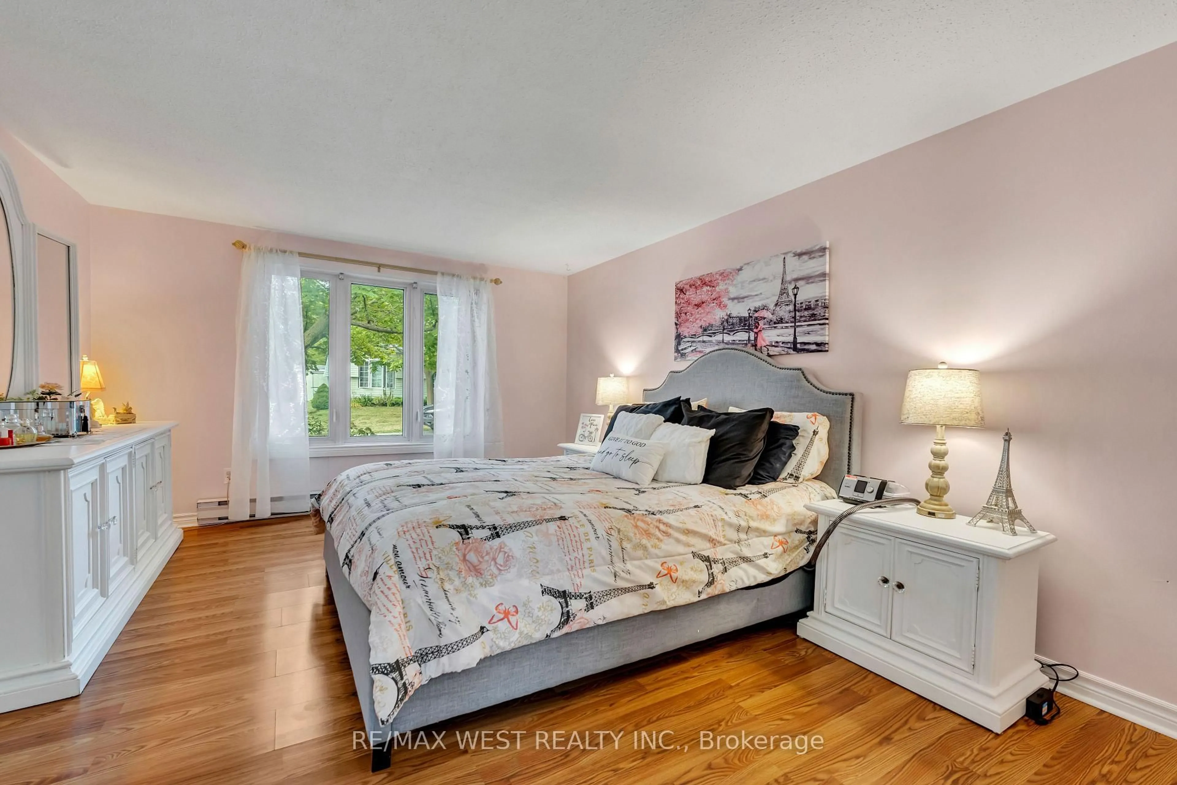 Bedroom with bed, unknown for 16 Wheelhouse Dr, Clarington Ontario L1B 1B9