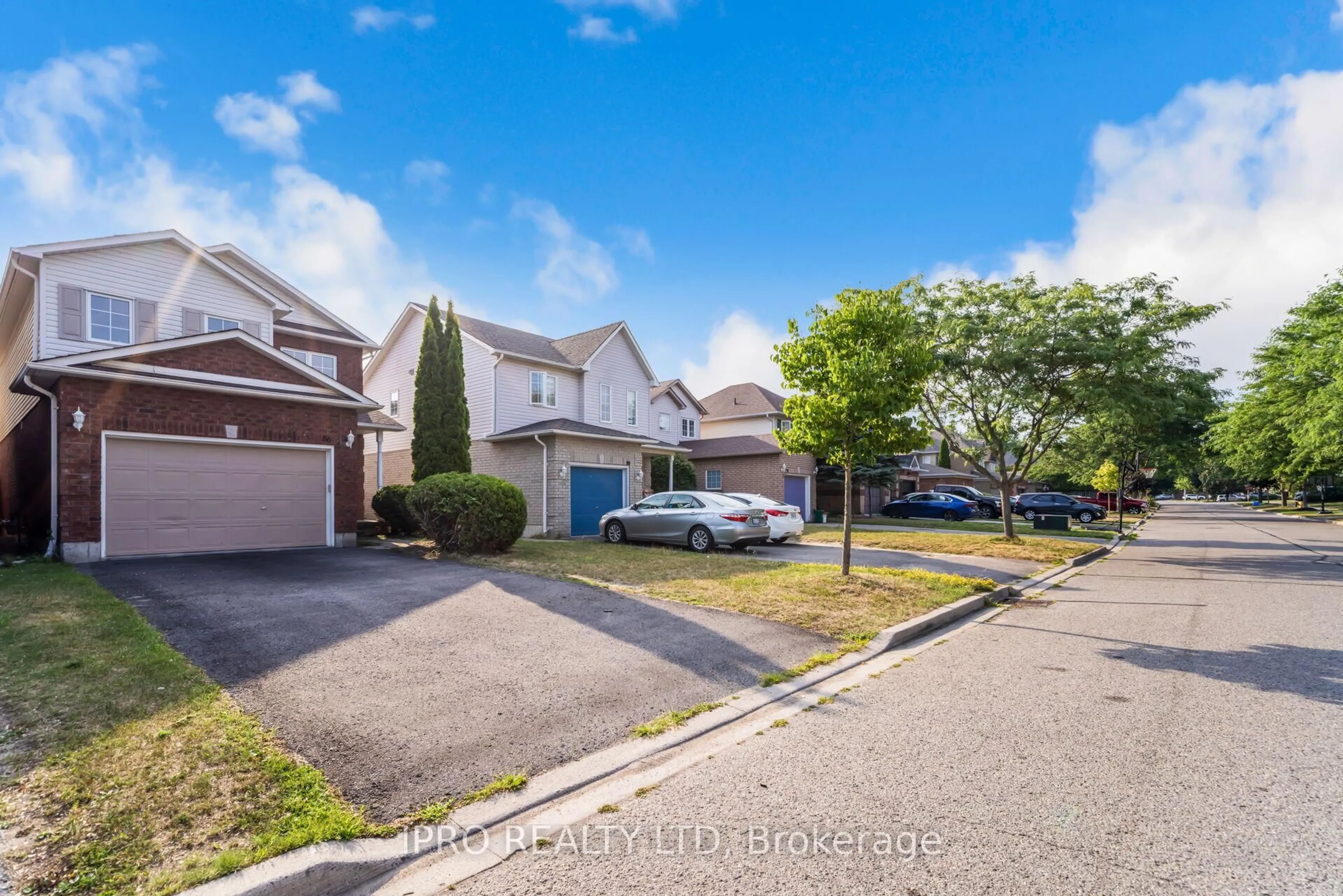 A pic from outside/outdoor area/front of a property/back of a property/a pic from drone, street for 86 Cecil Found Cres, Clarington Ontario L1E 3E7