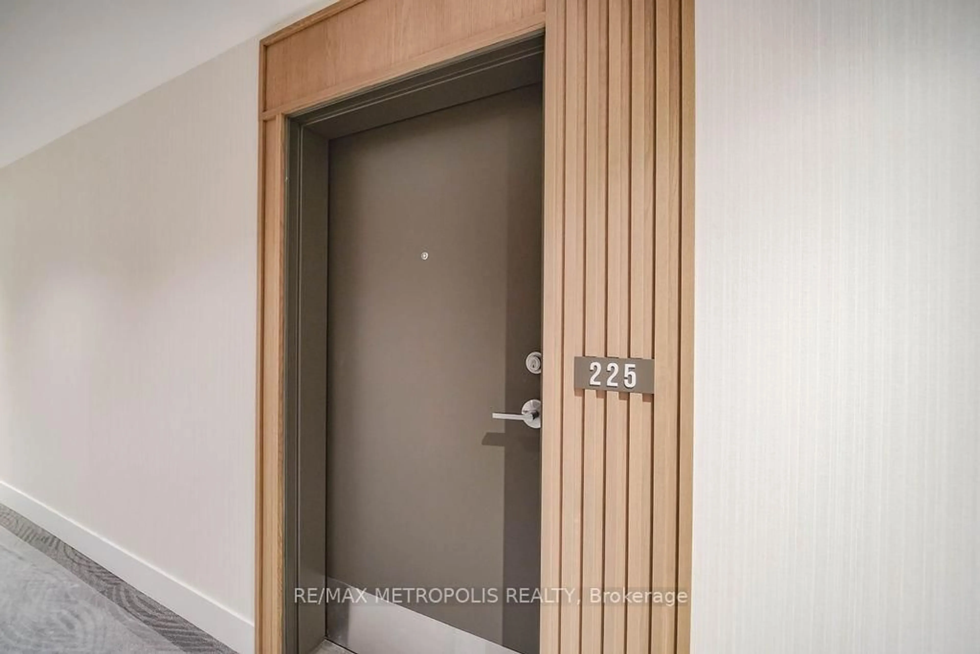 Unknown for 385 Arctic Red Dr #225, Oshawa Ontario L1L 0H8