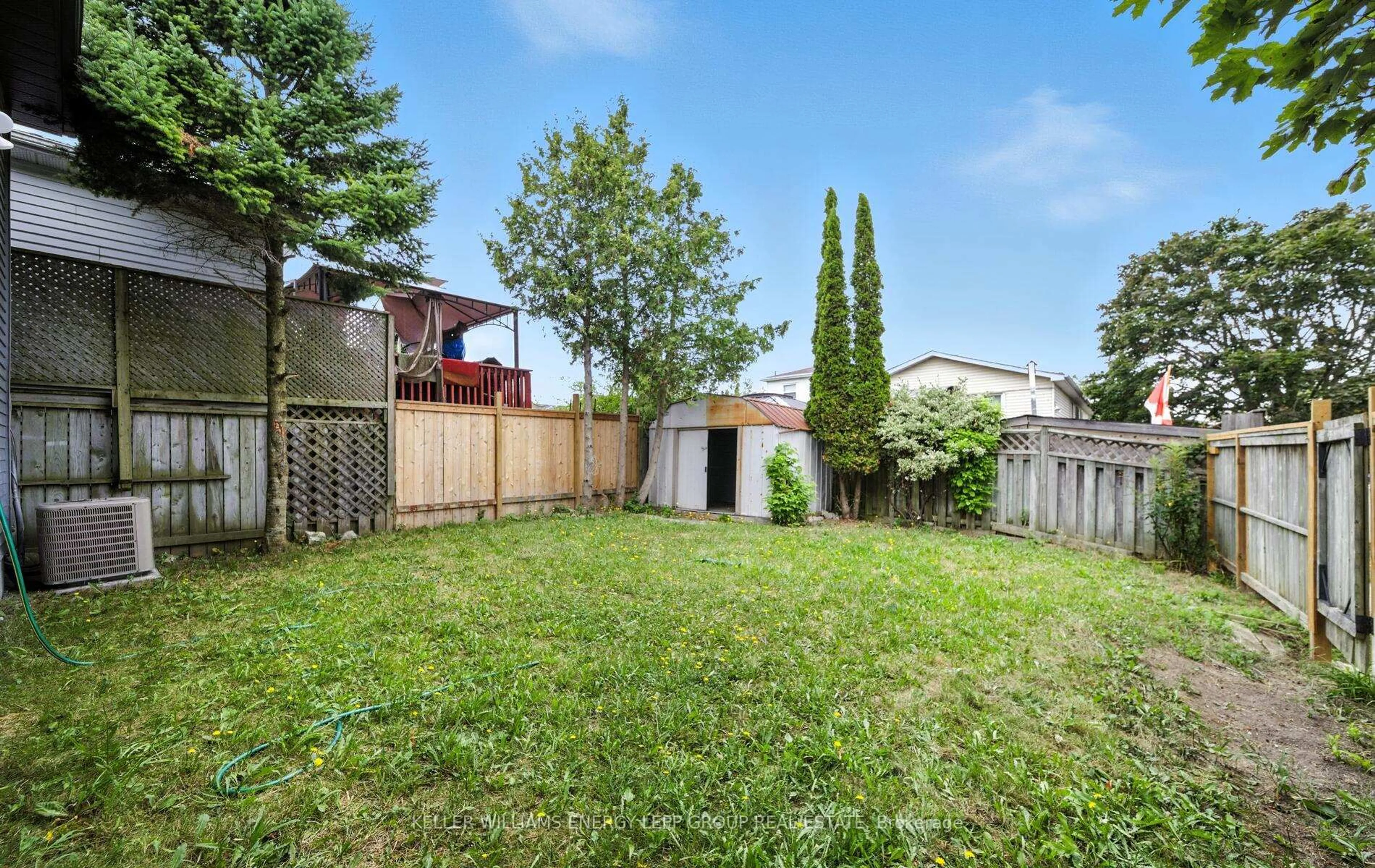 Patio, street for 246 Lakeview Park Ave, Oshawa Ontario L1J 7M5