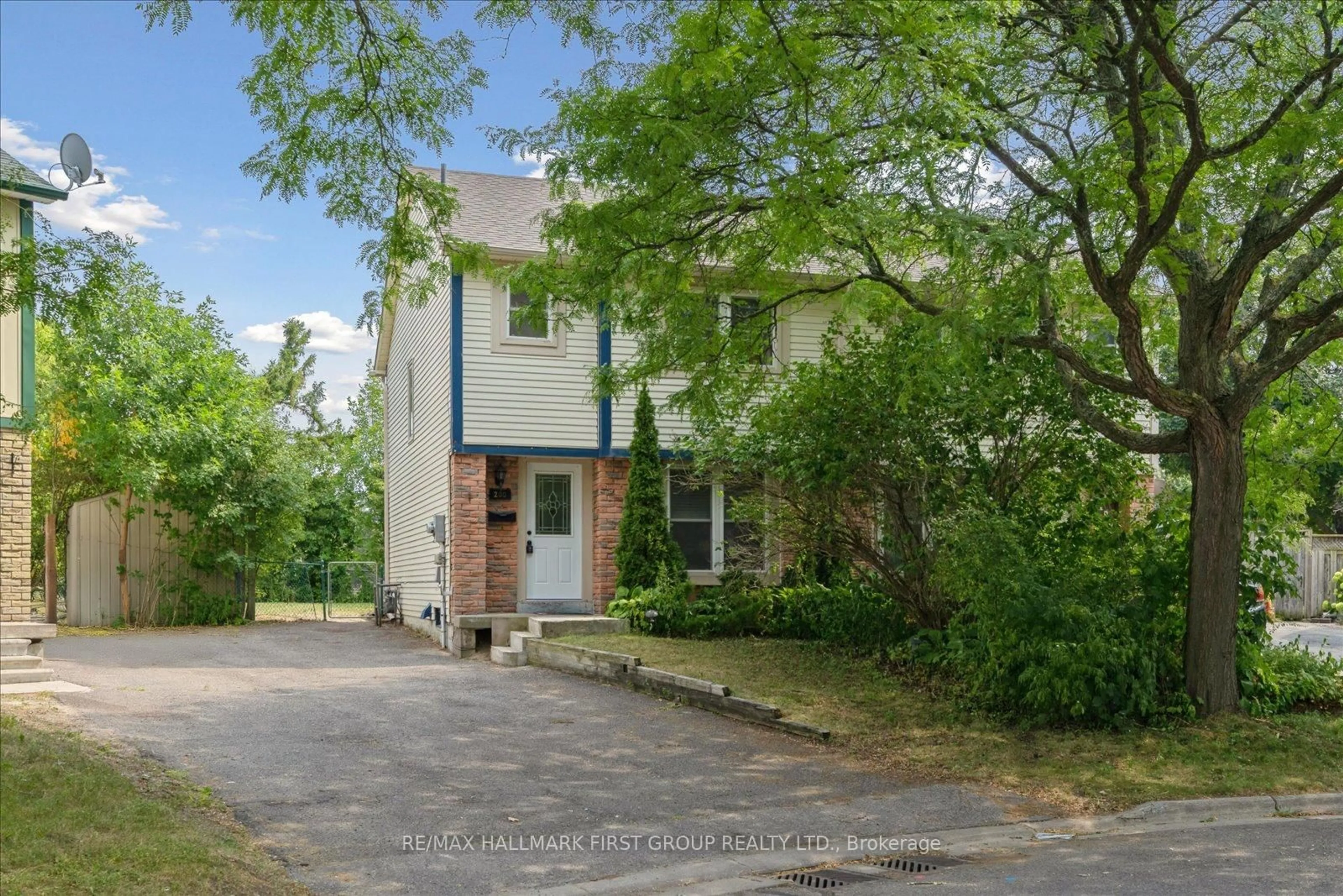 Unknown for 200 Northminster Crt, Oshawa Ontario L1G 7M6