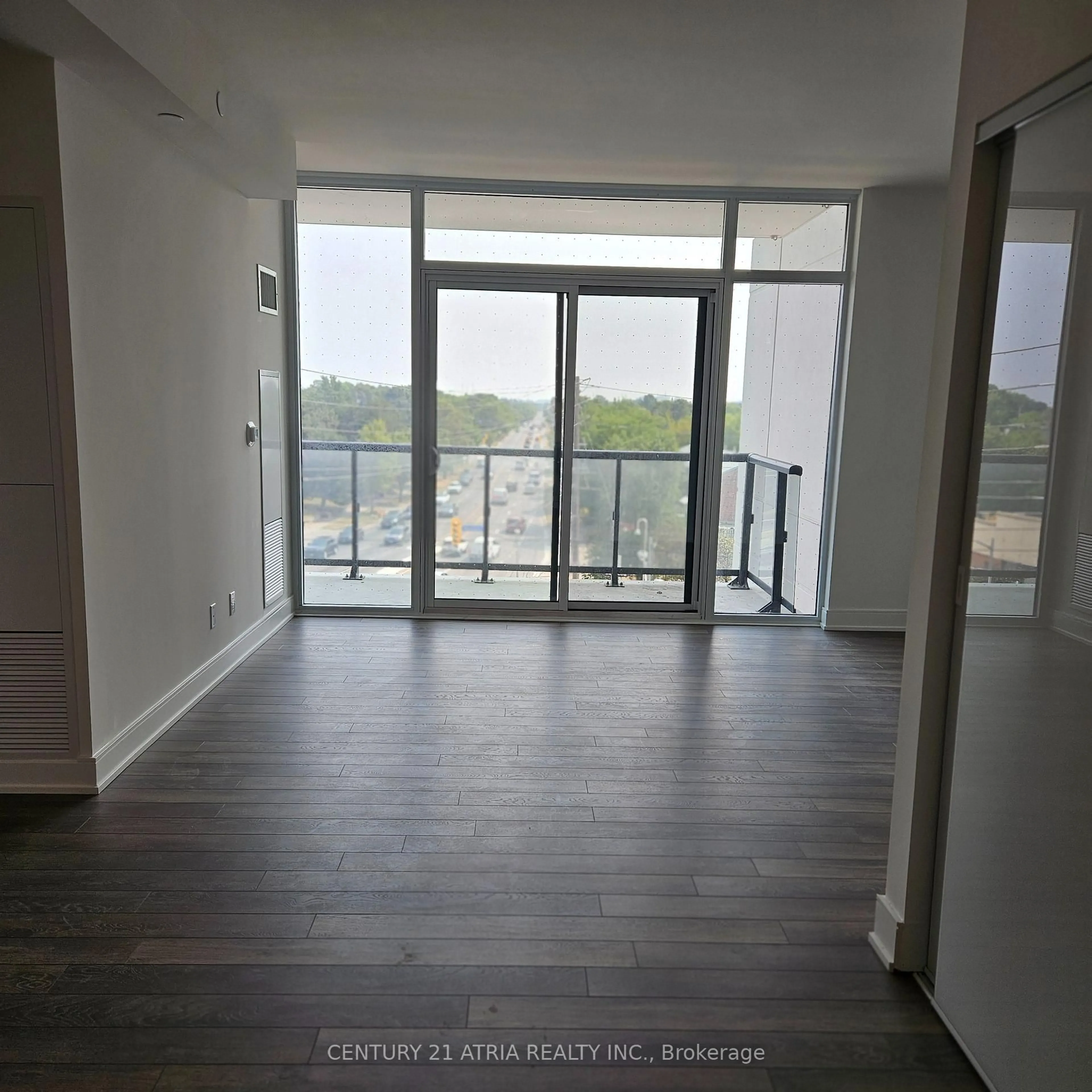 Indoor foyer for 1350 Ellesmere Rd #513, Toronto Ontario M1P 2X9