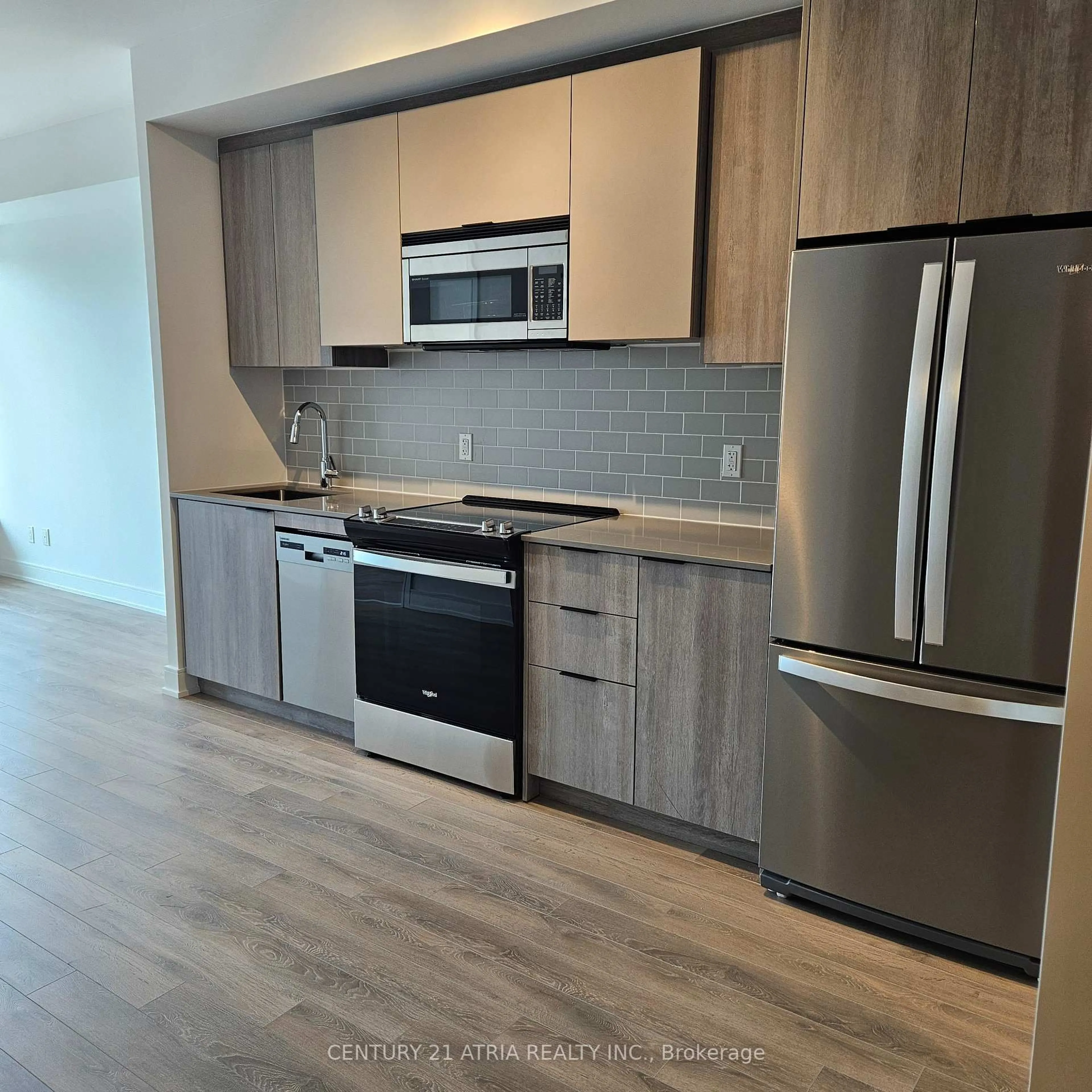 Standard kitchen, wood/laminate floor for 1350 Ellesmere Rd #524, Toronto Ontario M1P 2X9