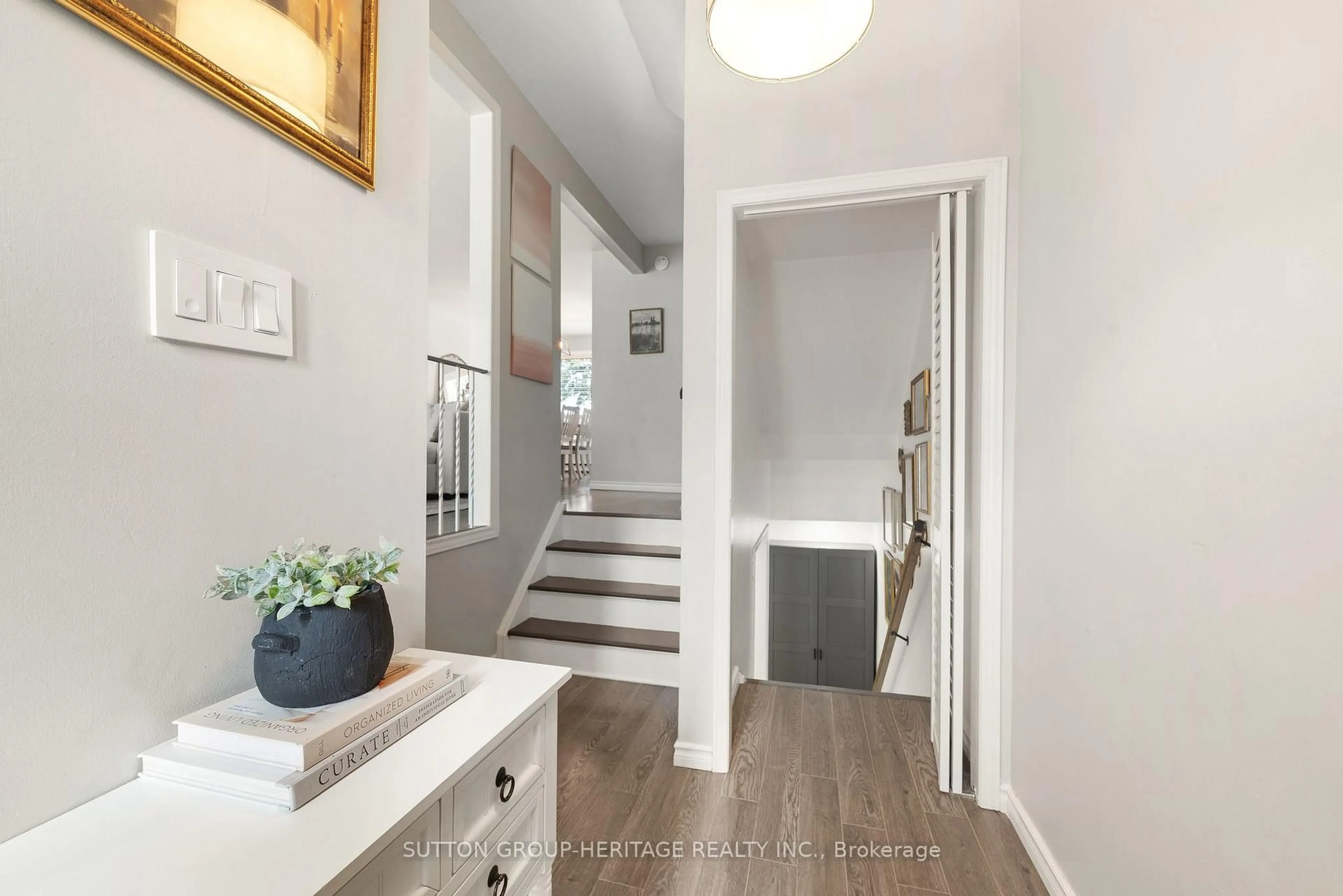 Indoor entryway for 765 Oklahoma Dr #10, Pickering Ontario L1W 3C9