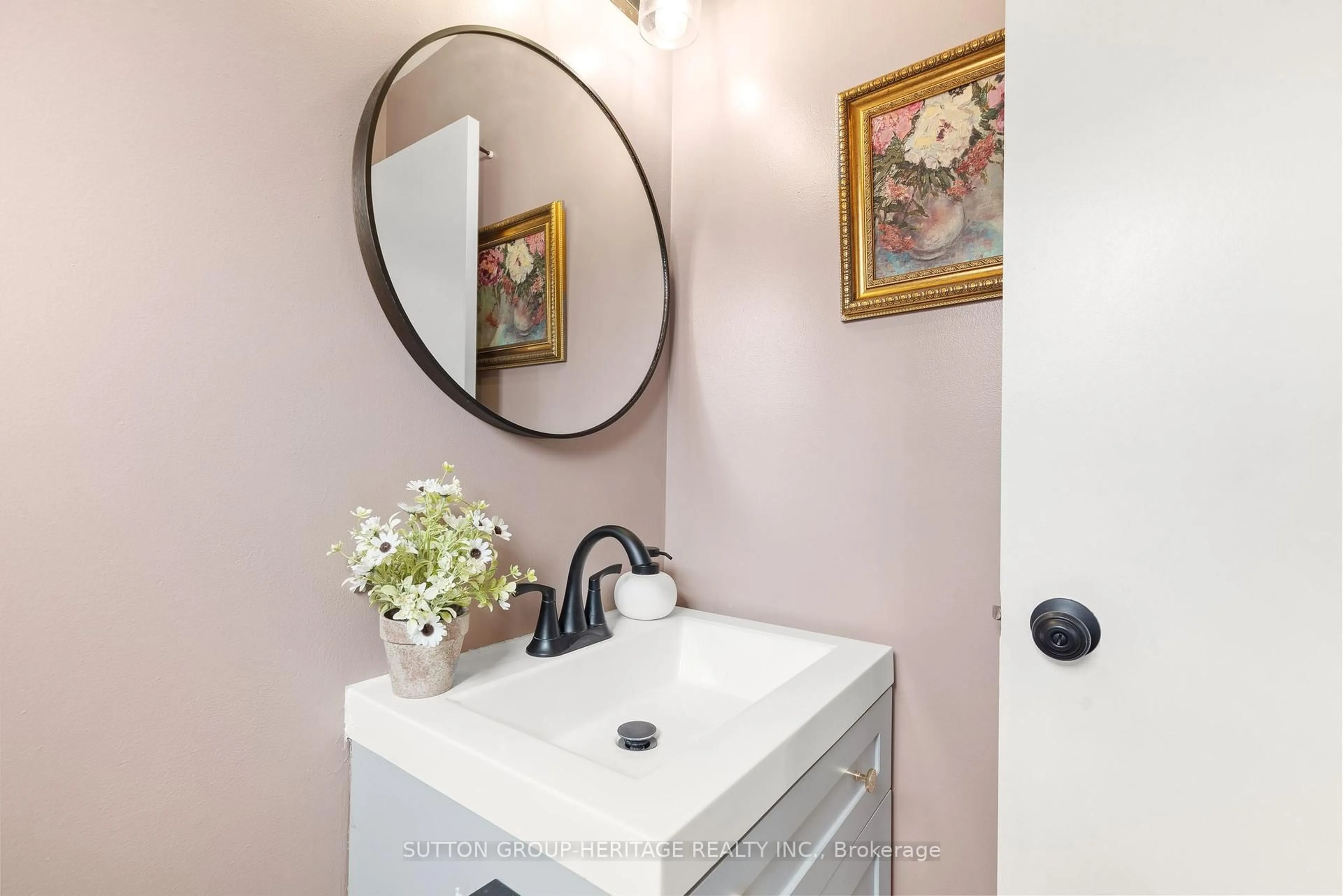 Contemporary bathroom, ceramic/tile floor for 765 Oklahoma Dr #10, Pickering Ontario L1W 3C9