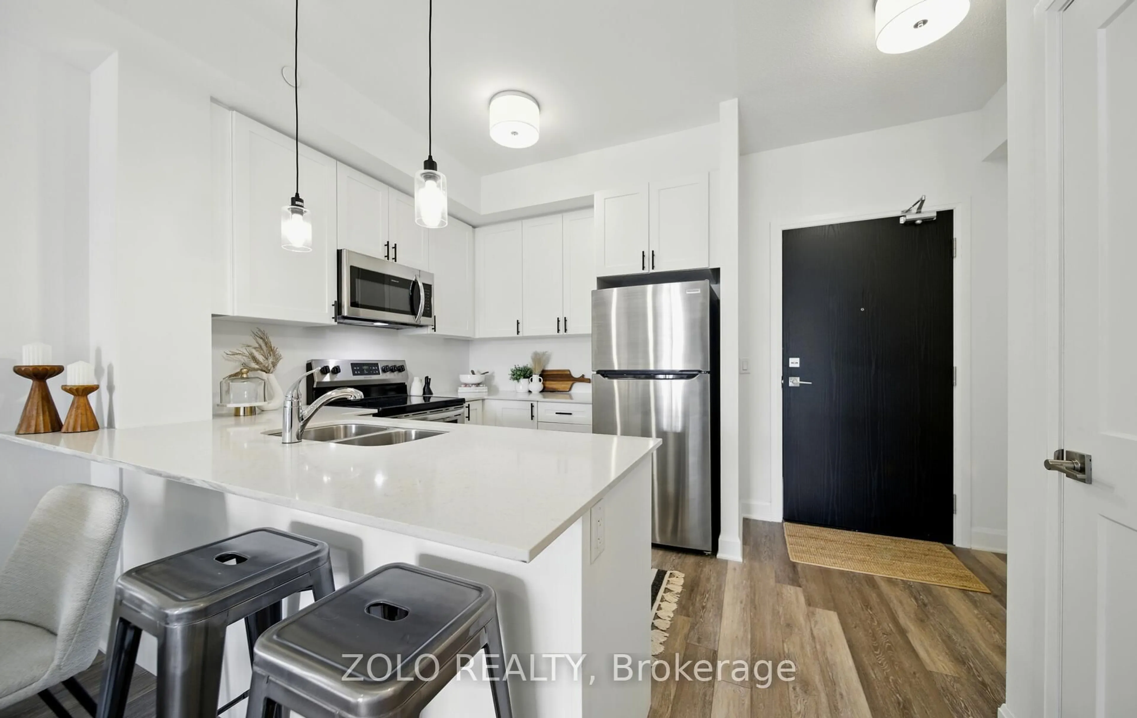 Open concept kitchen, unknown for 50 Lakebreeze Dr #215, Clarington Ontario L1B 0V9