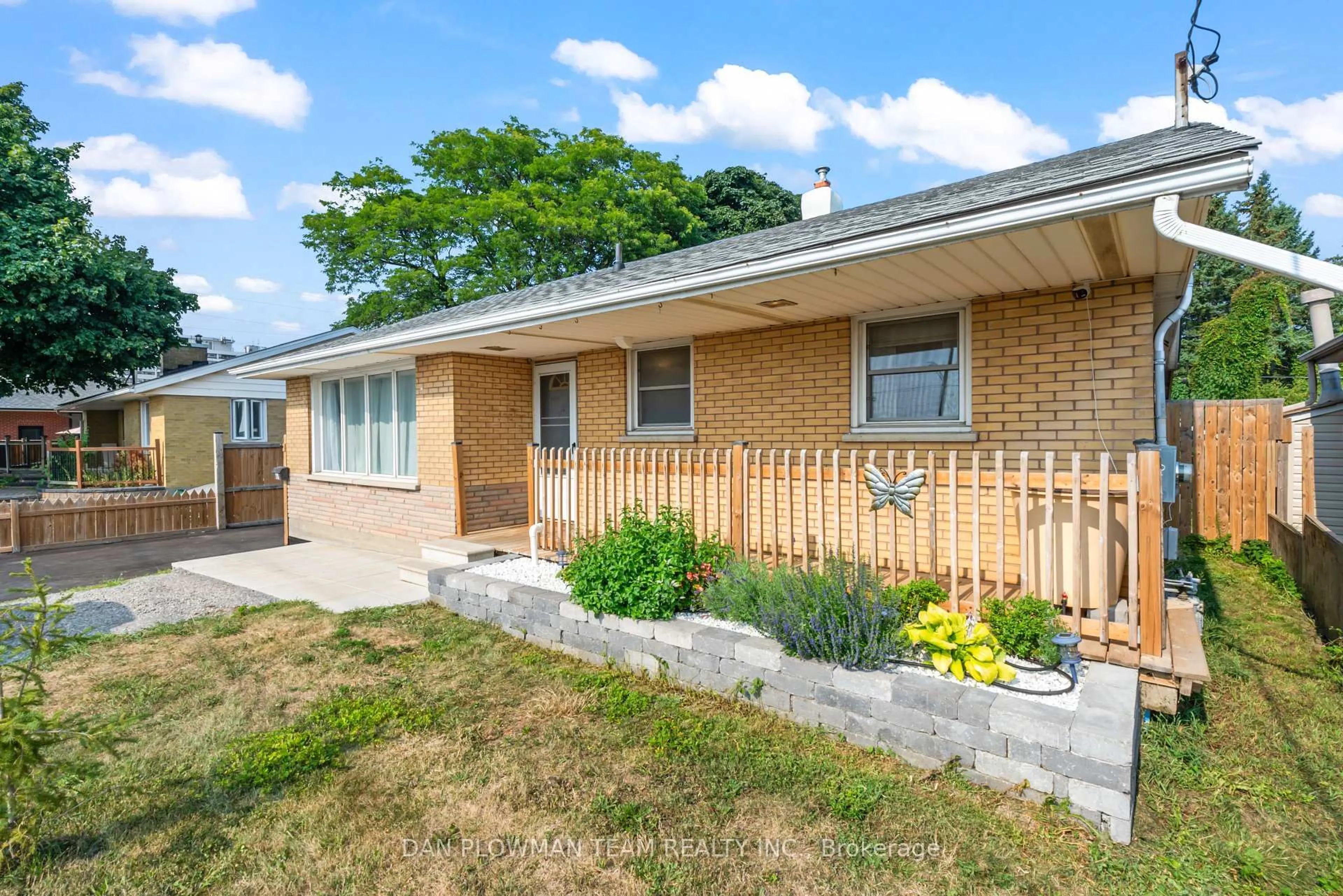 Home with brick exterior material, street for 641 Stevenson Rd, Oshawa Ontario L1J 5P2