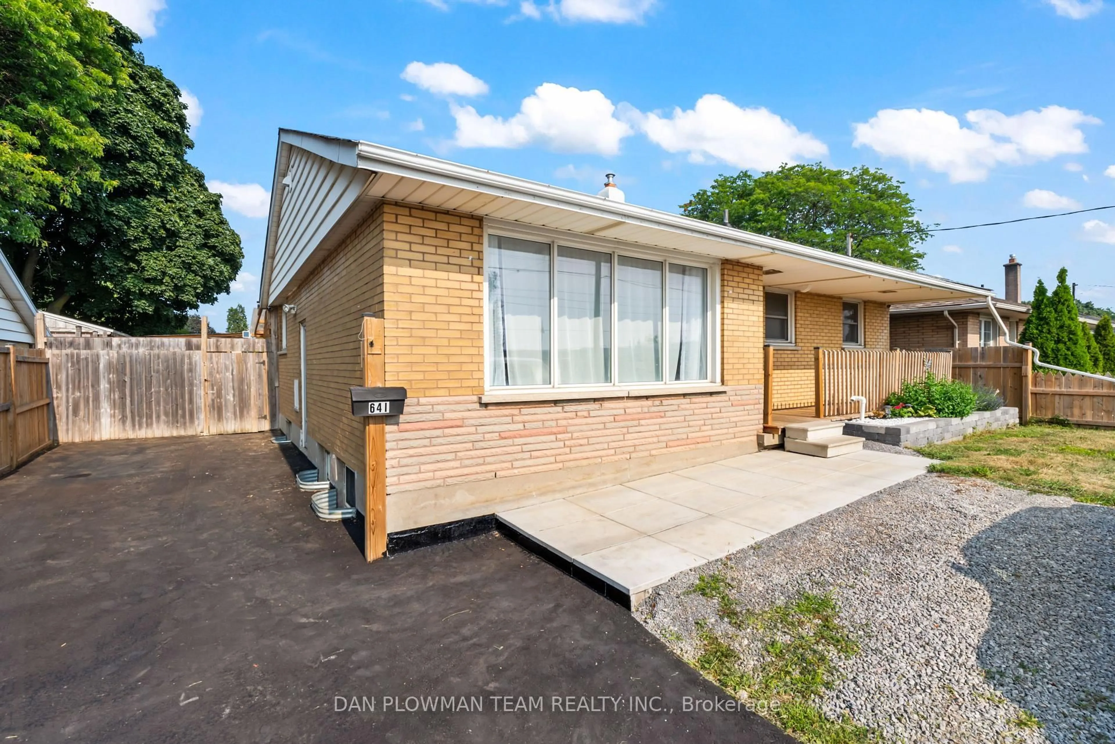 Home with brick exterior material, street for 641 Stevenson Rd, Oshawa Ontario L1J 5P2