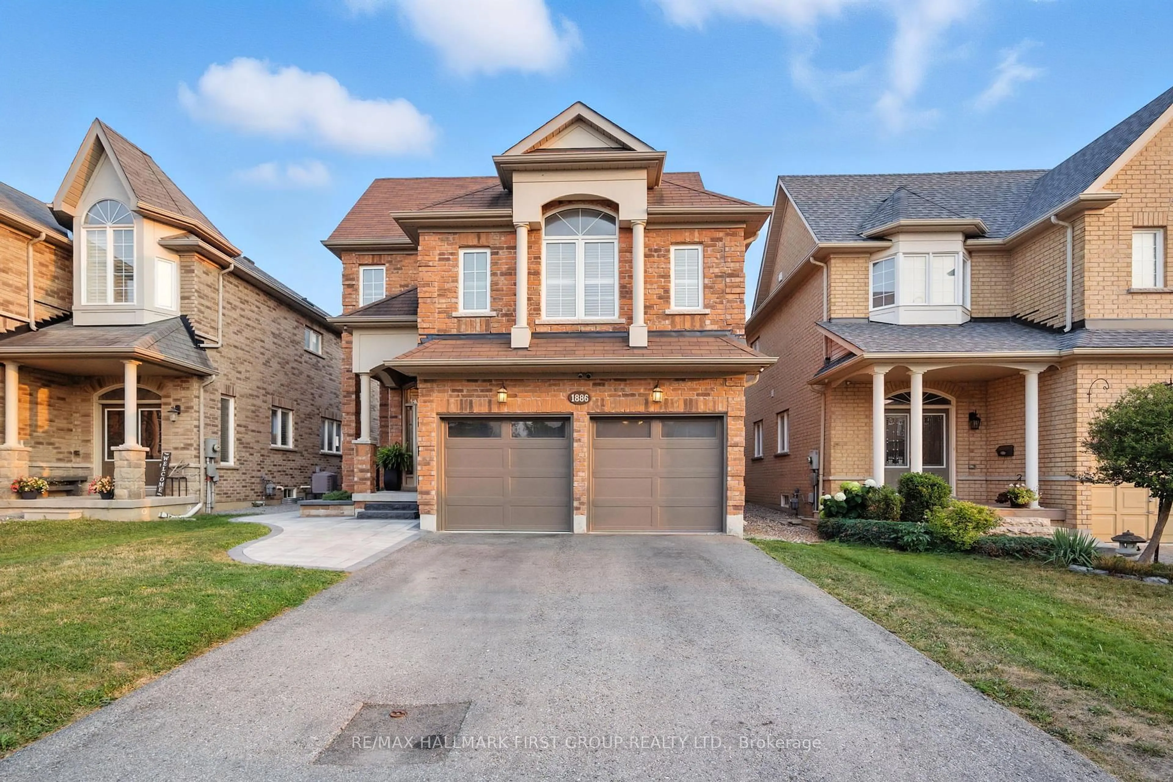 Home with brick exterior material, street for 1886 Riverton Crt, Oshawa Ontario L1K 0P2