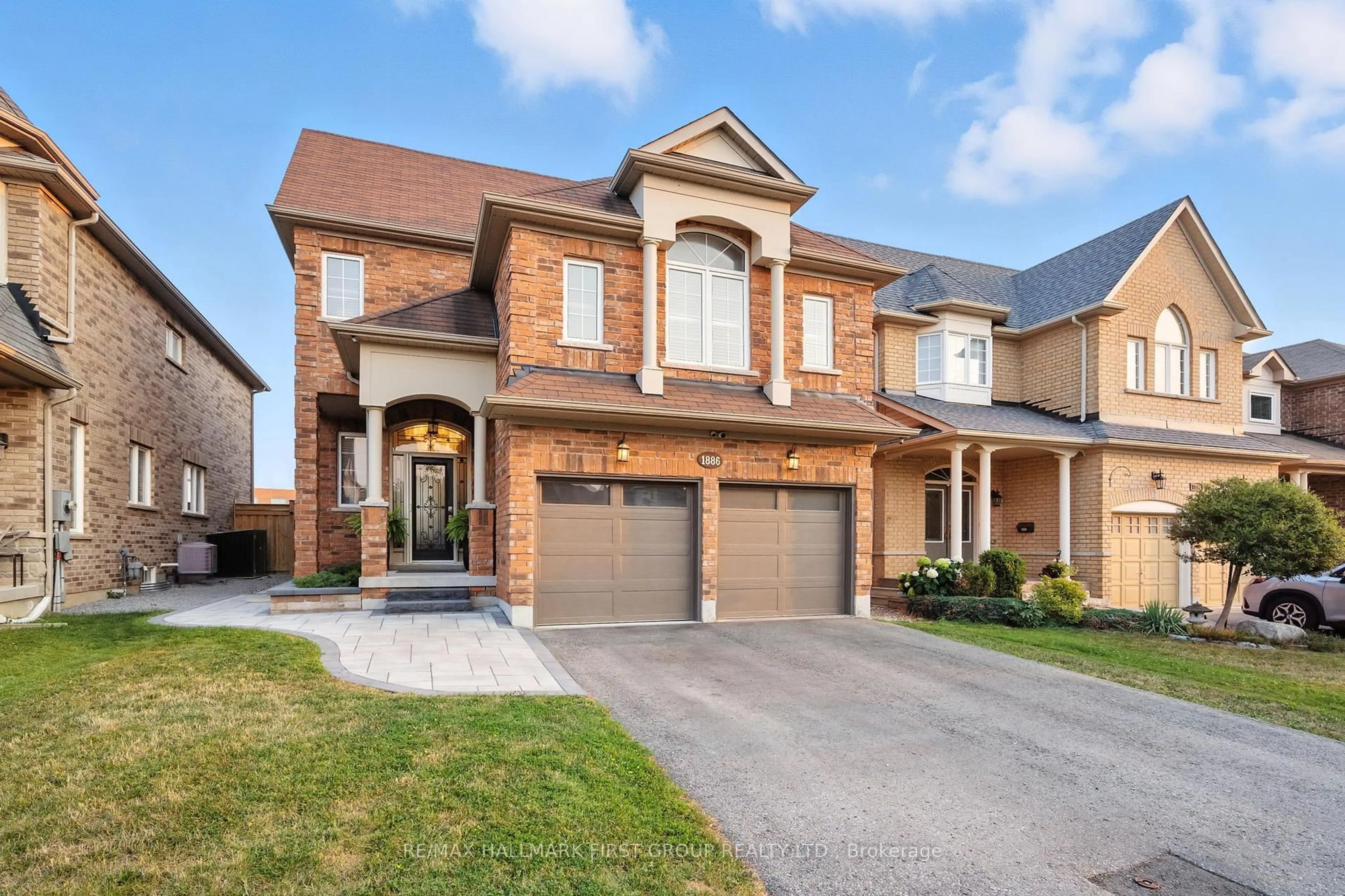 Home with brick exterior material, street for 1886 Riverton Crt, Oshawa Ontario L1K 0P2