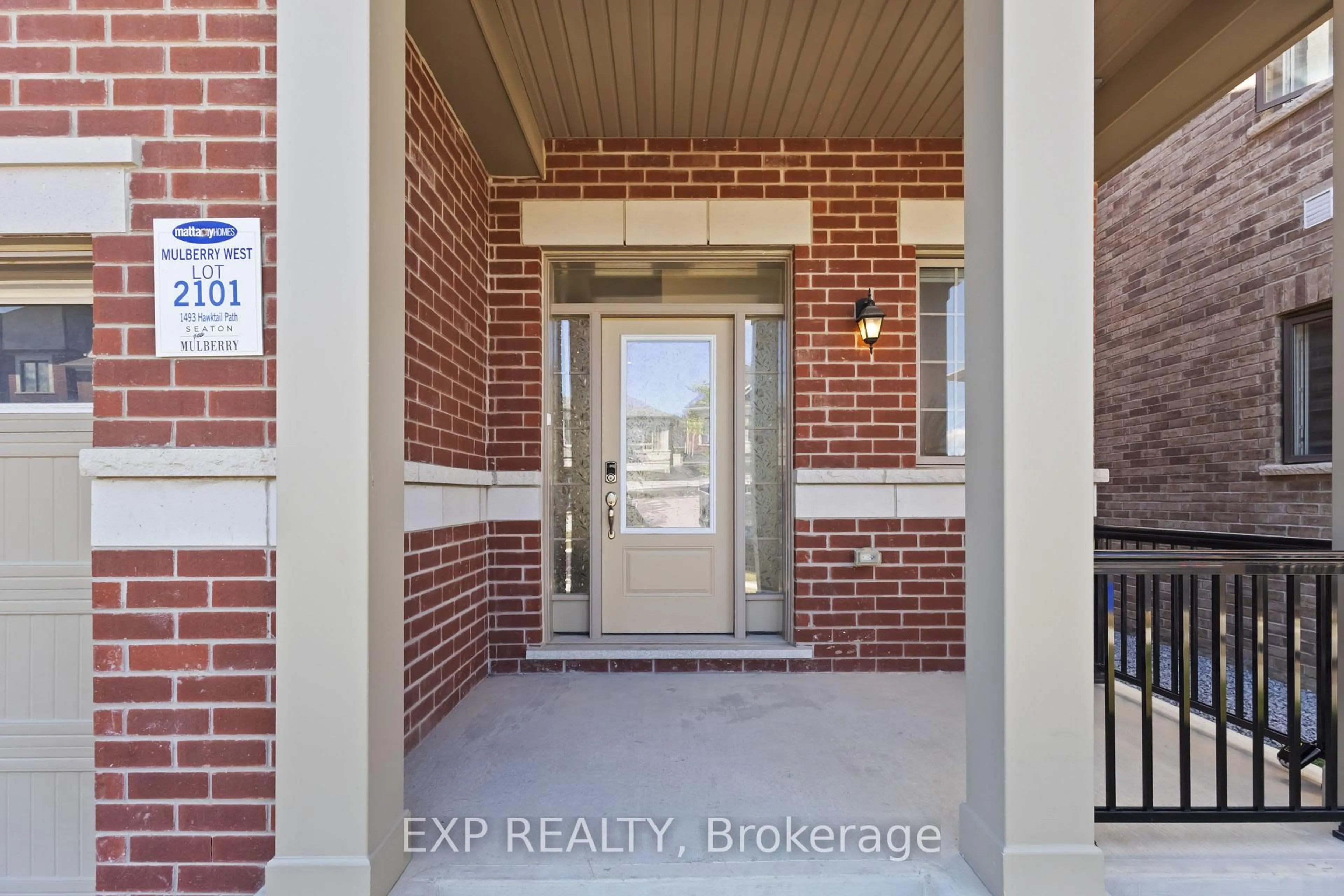 Indoor entryway for 1493 HAWKTAIL Path, Pickering Ontario L1X 0N9
