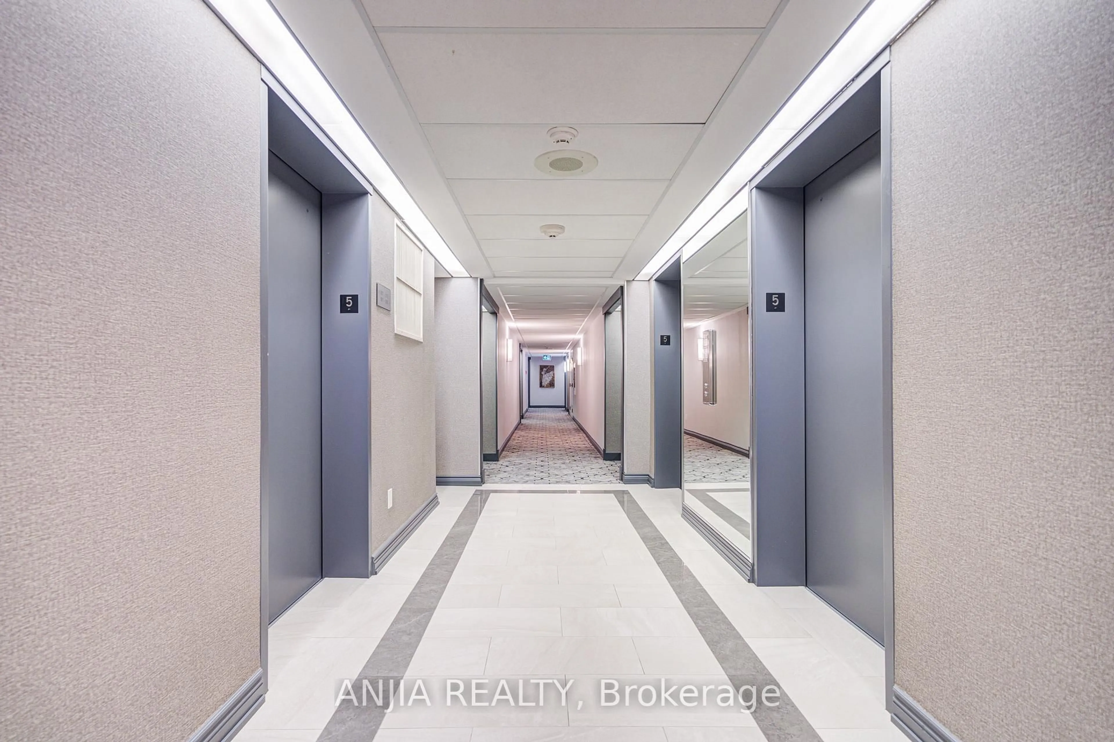 Indoor foyer for 225 Bamburgh Circ #512, Toronto Ontario M1W 3X9