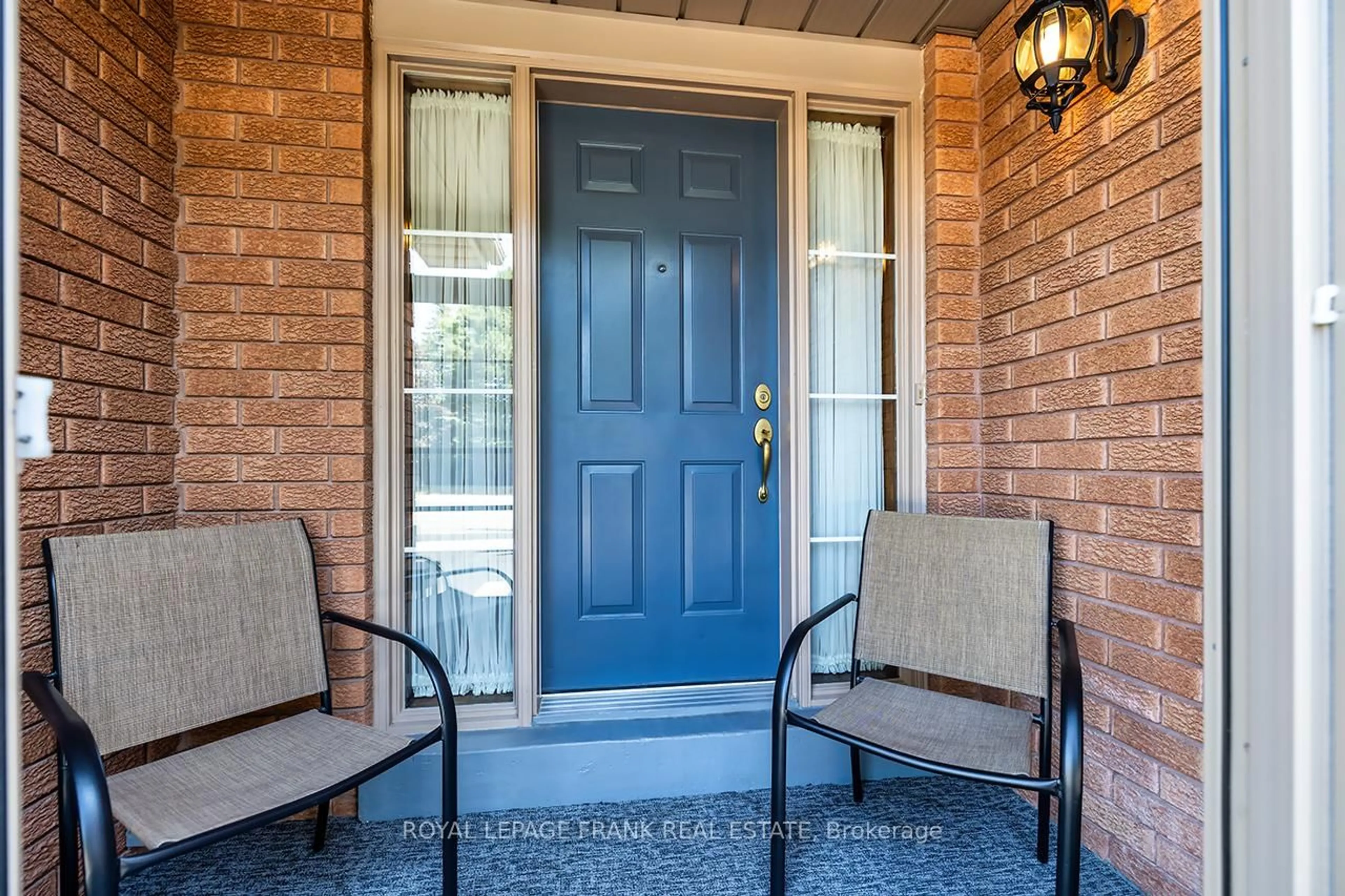 Indoor entryway for 65 Garden St, Whitby Ontario L1N 9E7