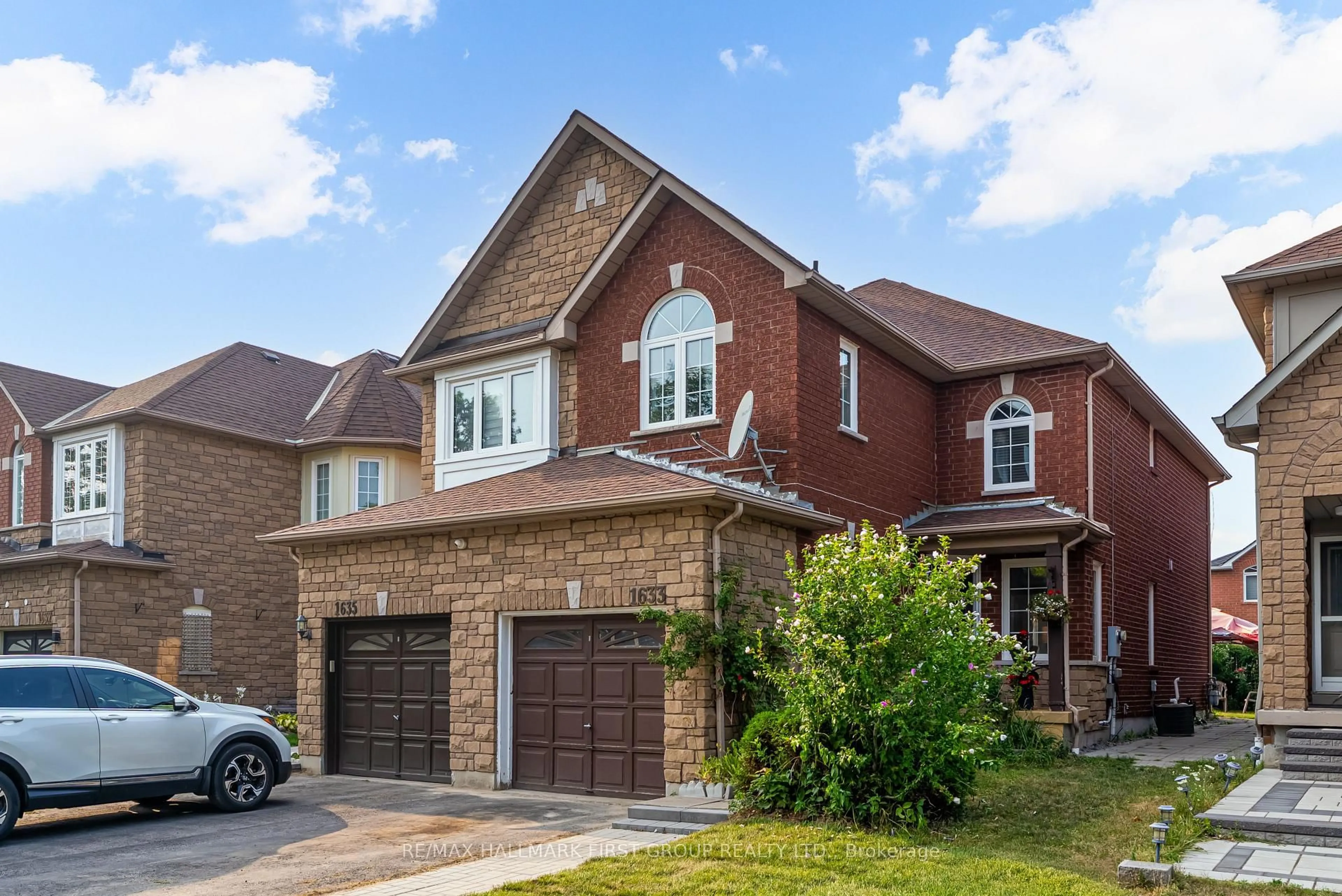 Home with brick exterior material, street for 1633 Autumn Cres, Pickering Ontario L1V 6X7