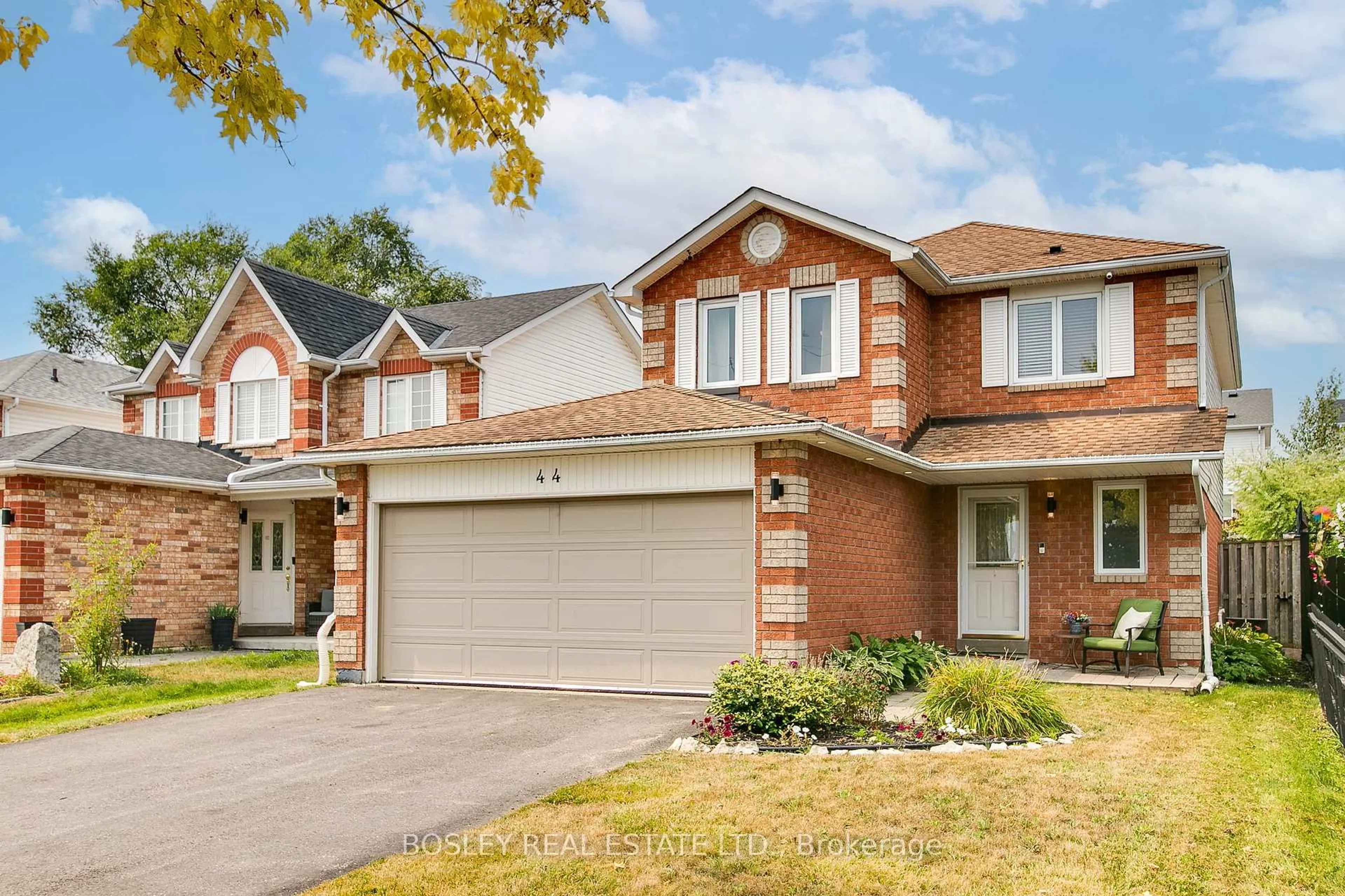 Home with brick exterior material, street for 44 Hooper Sq, Clarington Ontario L1C 4X8