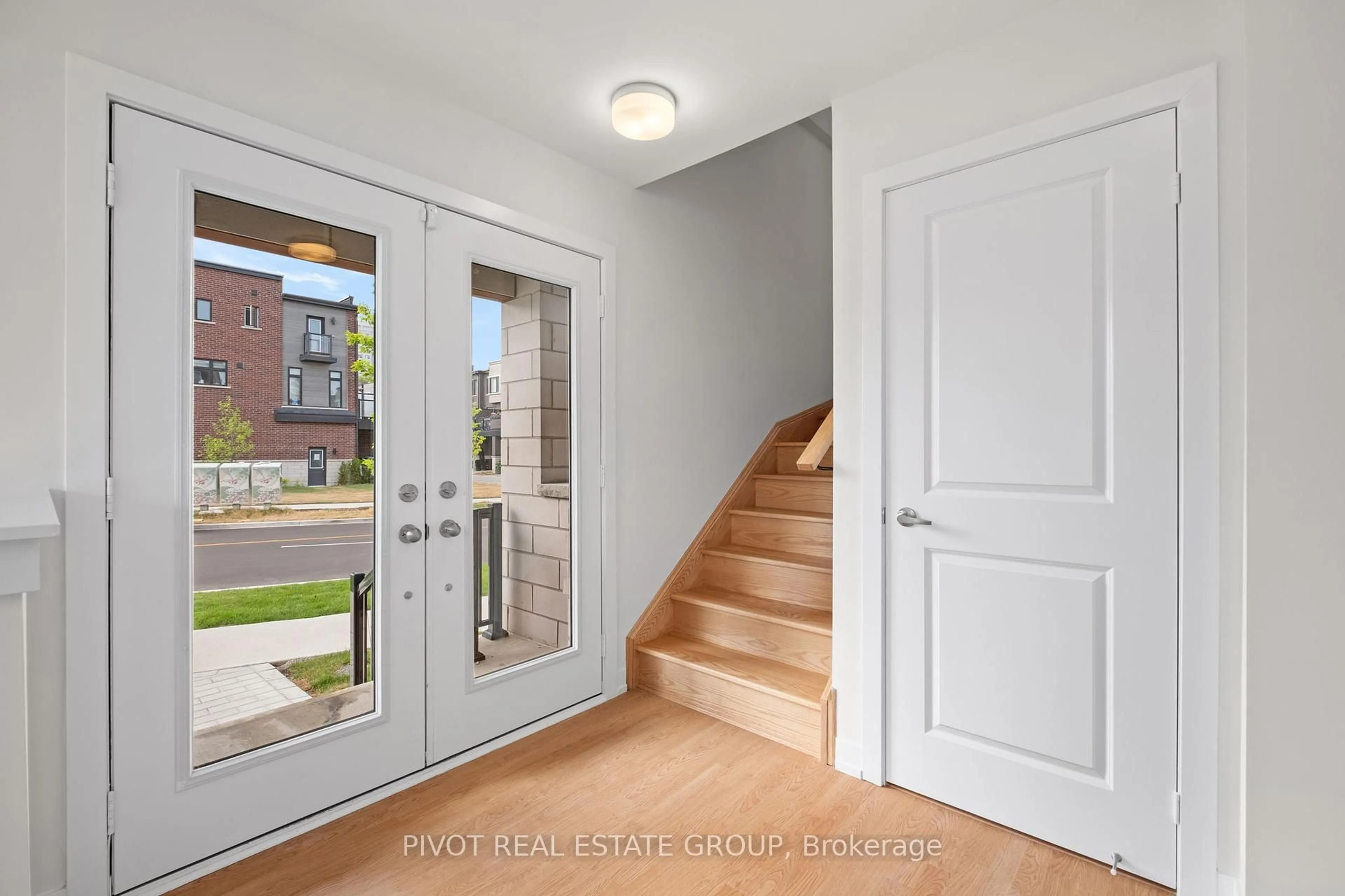 Indoor entryway for 171 Brockley Dr, Toronto Ontario M1P 3C1