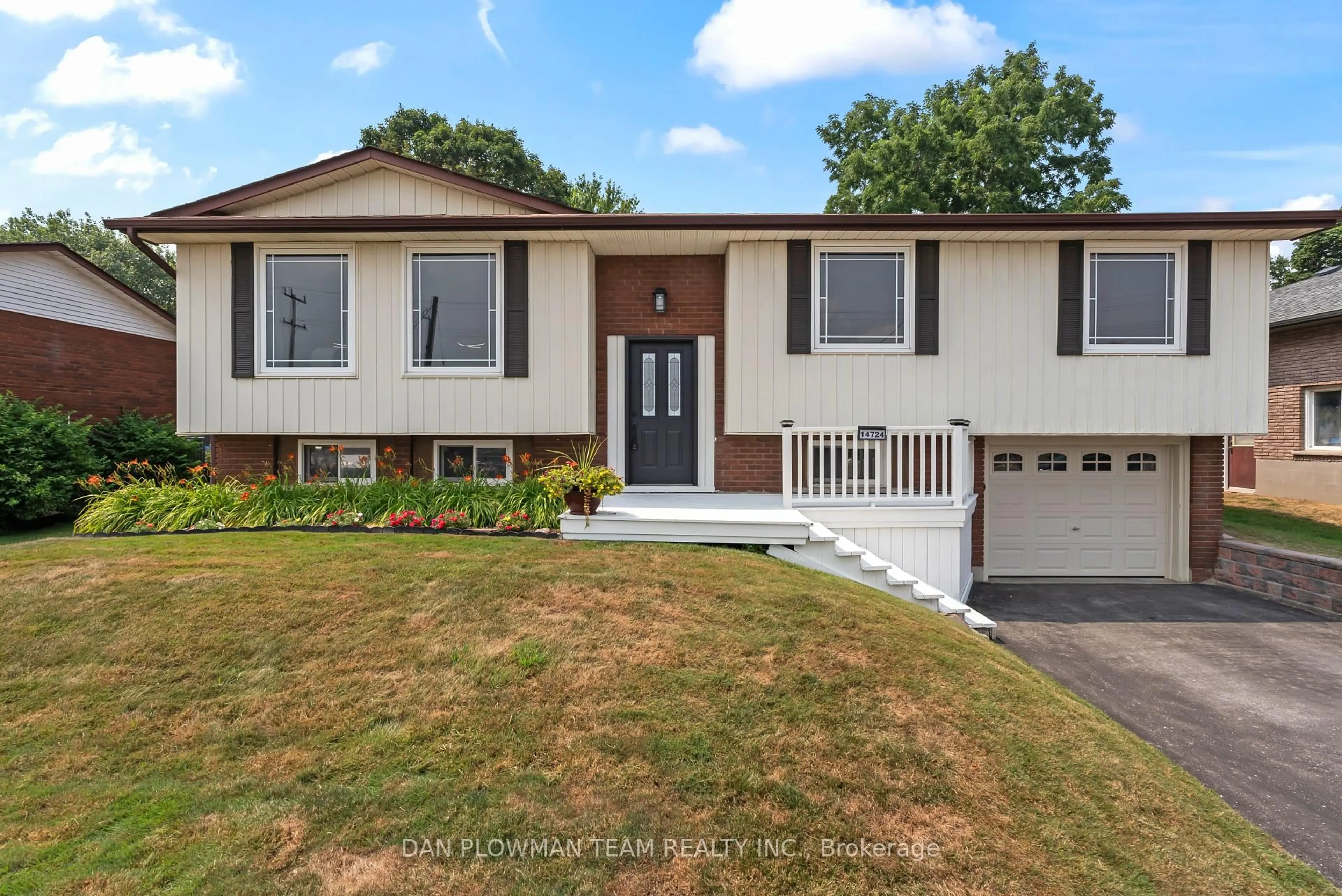 Home with vinyl exterior material, street for 14724 Simcoe St, Scugog Ontario L9L 1E9