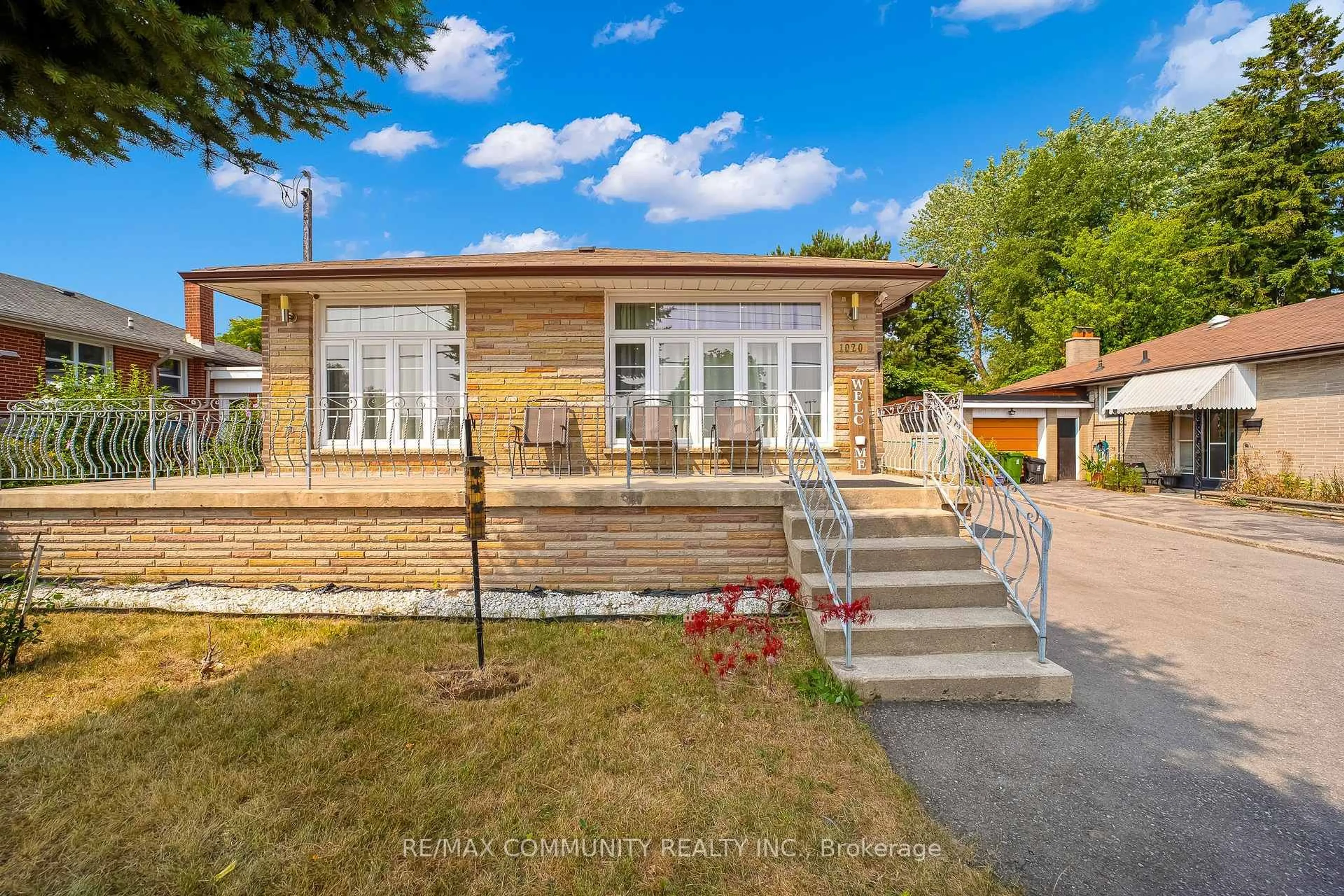 Home with brick exterior material, street for 1020 Brimley Rd, Toronto Ontario M1P 3E9