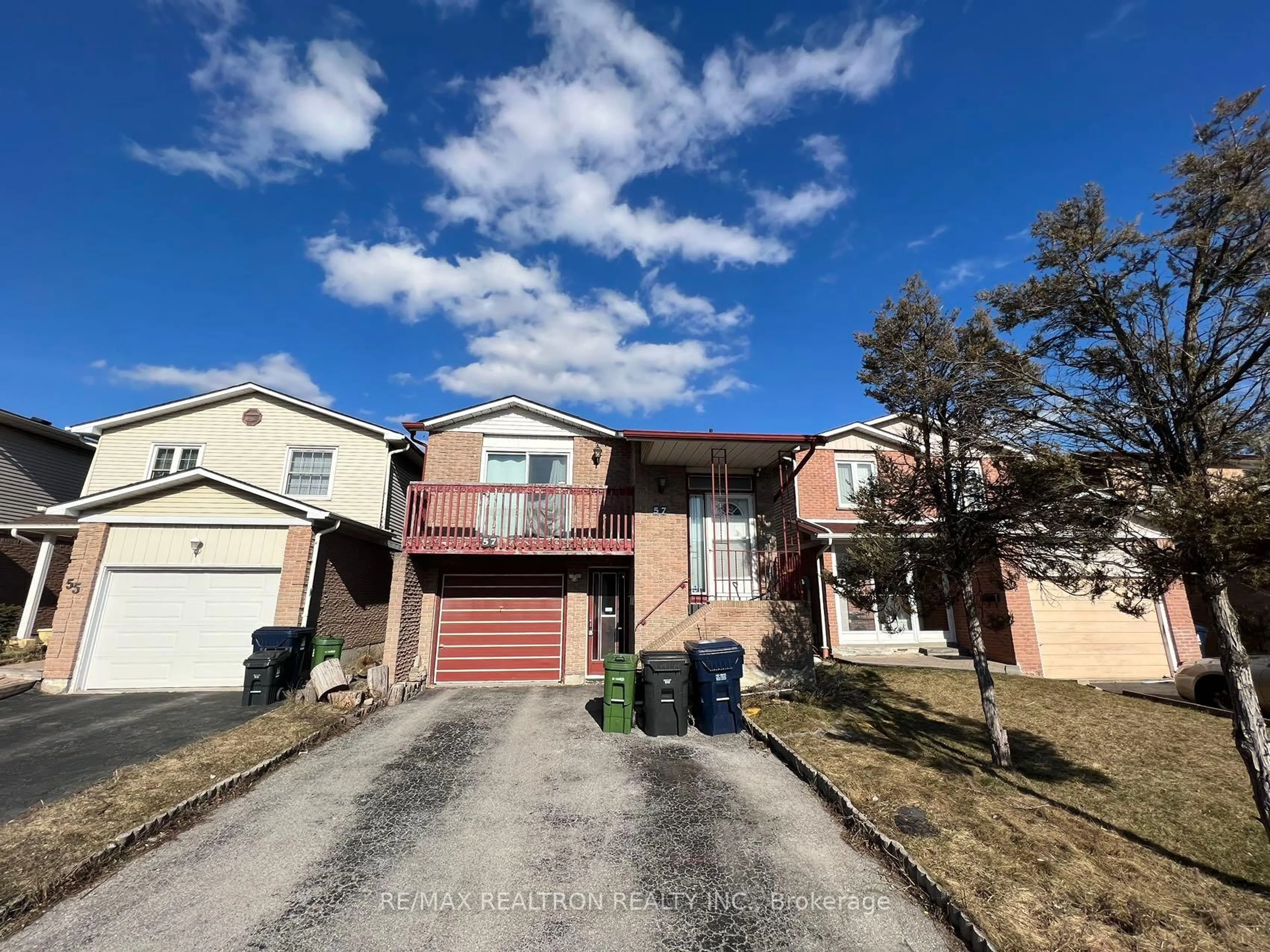 A pic from outside/outdoor area/front of a property/back of a property/a pic from drone, street for 57 Copperwood Sq, Toronto Ontario M1V 2C2