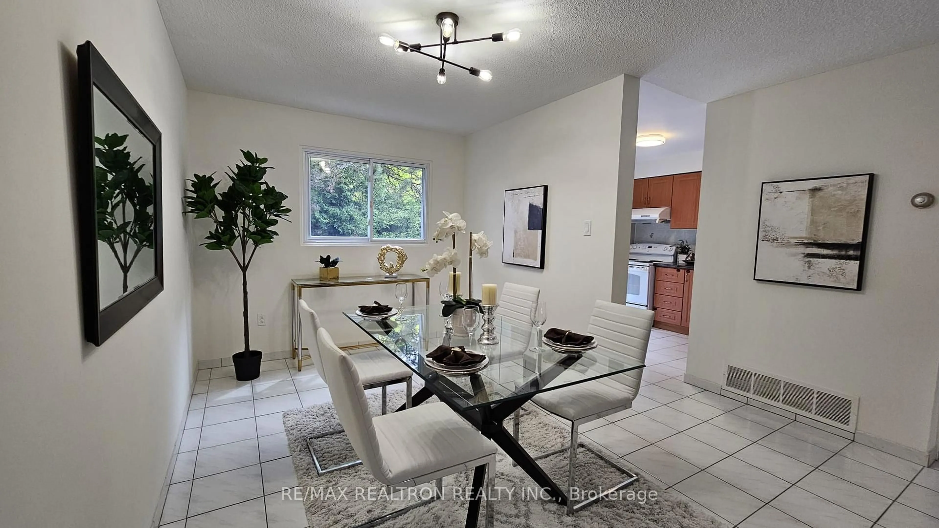Dining room, ceramic/tile floor for 15 Brimwood Blvd #27, Toronto Ontario M1V 1E1