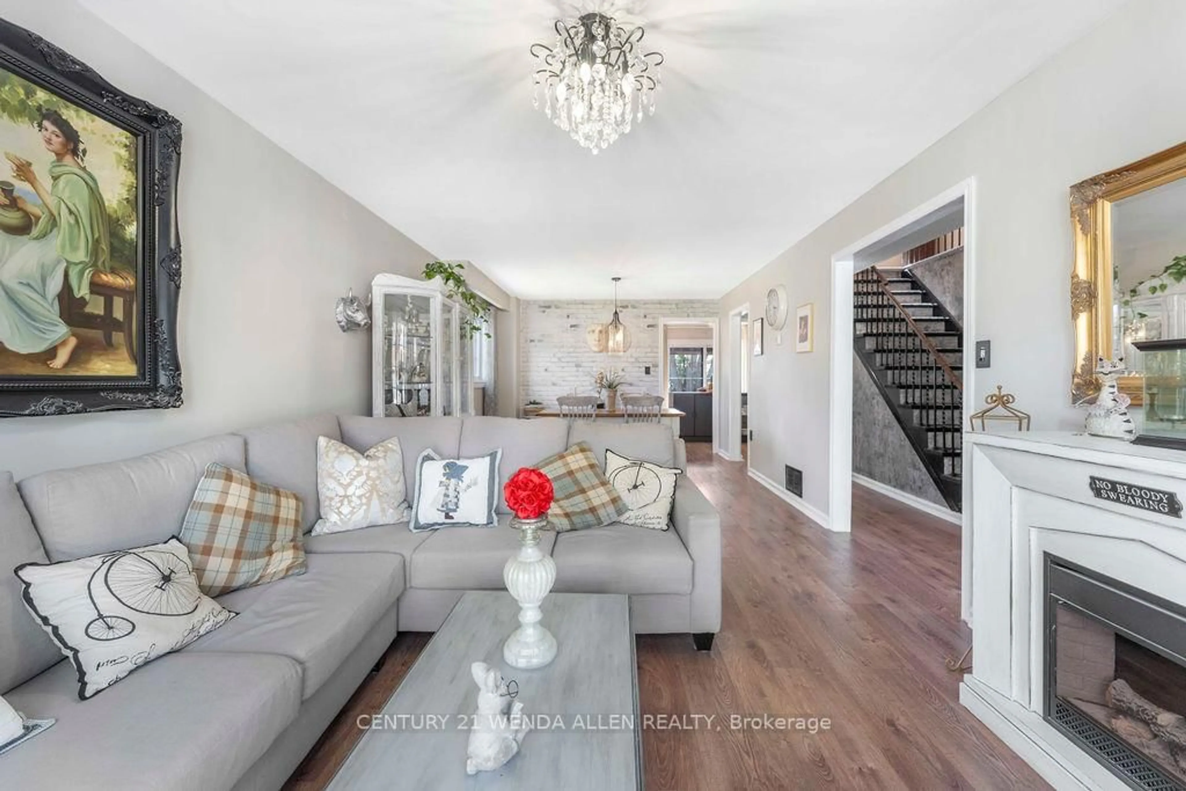 Living room with furniture, unknown for 2 Ribblesdale Dr, Whitby Ontario L1N 6K6