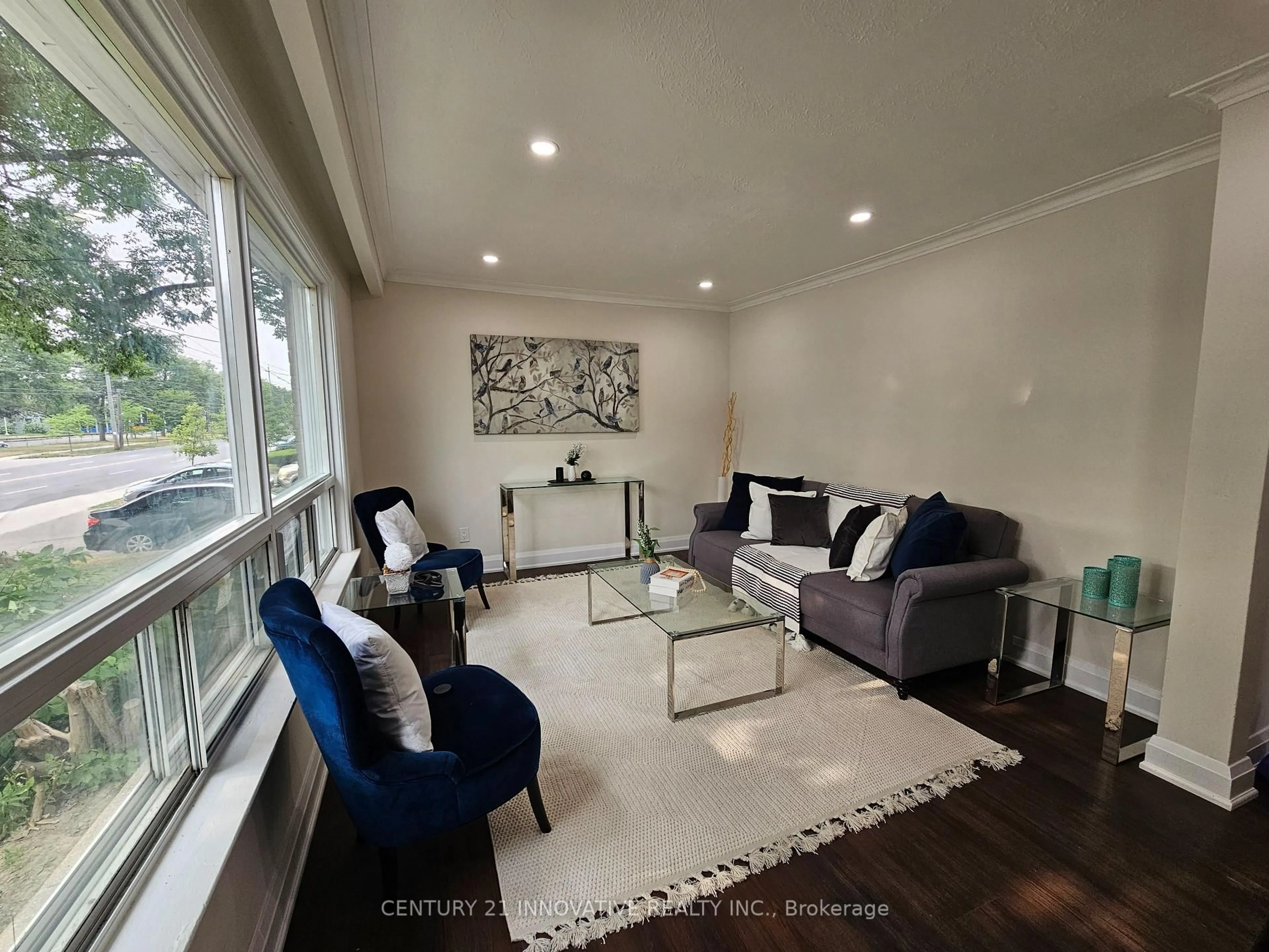 Living room with furniture, unknown for 703 Midland Ave, Toronto Ontario M1K 4E3